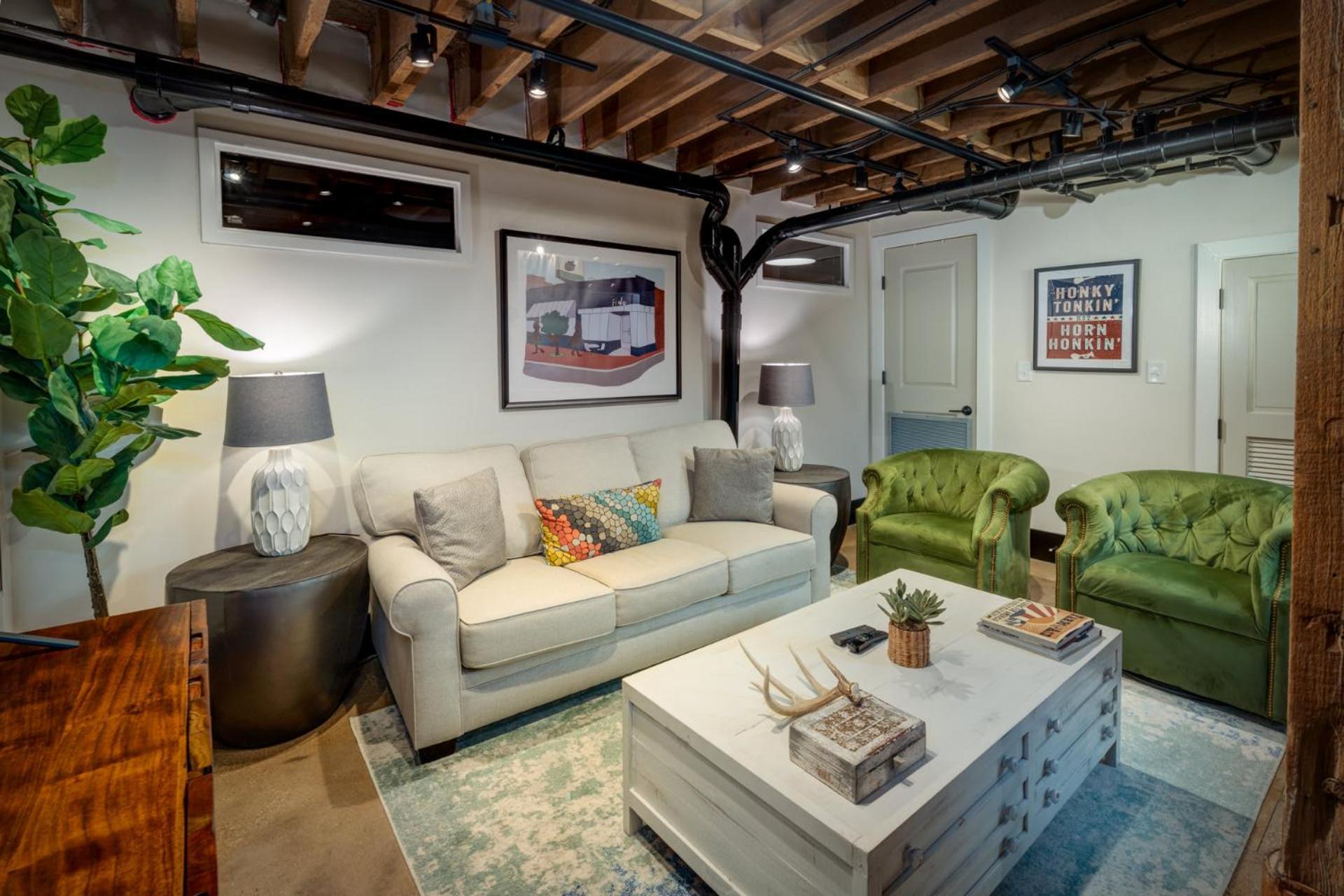 The 1865 Honky Tonk Chic And Luxurious * Nashville