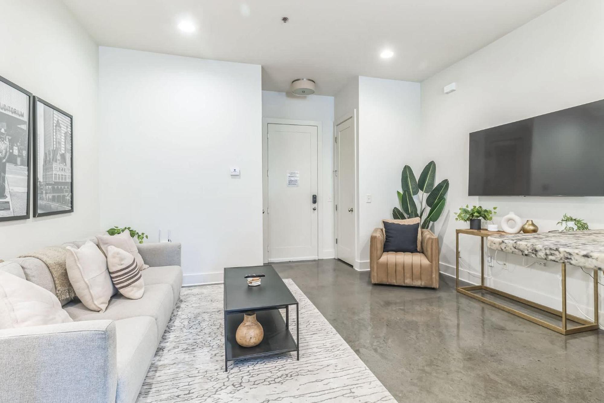 Chic For 4 Near West End *