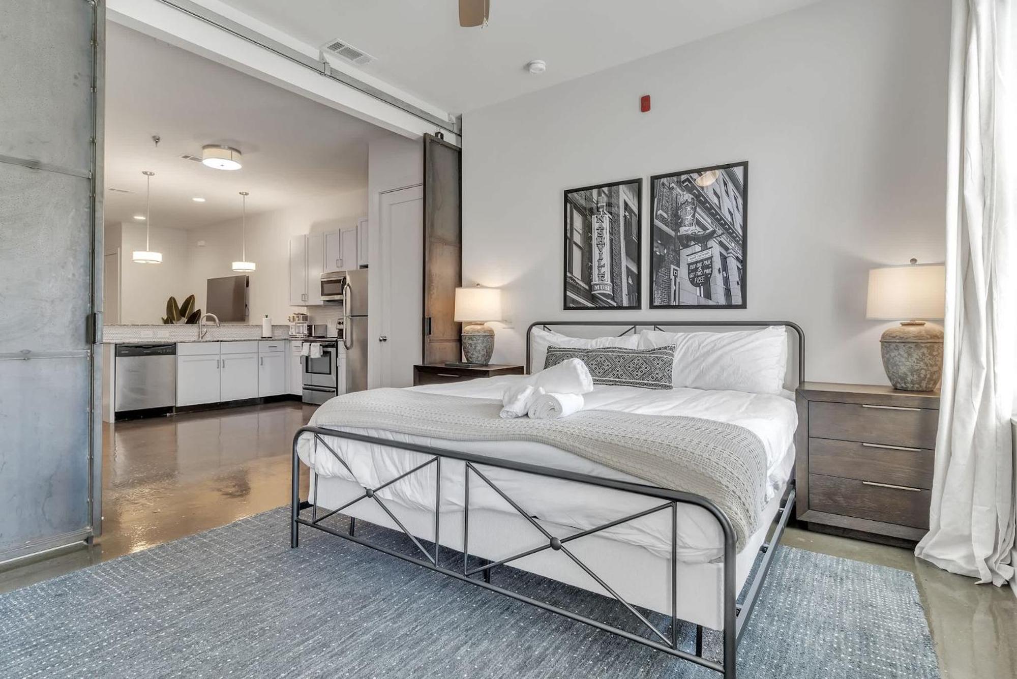 Chic For 4 Near West End *