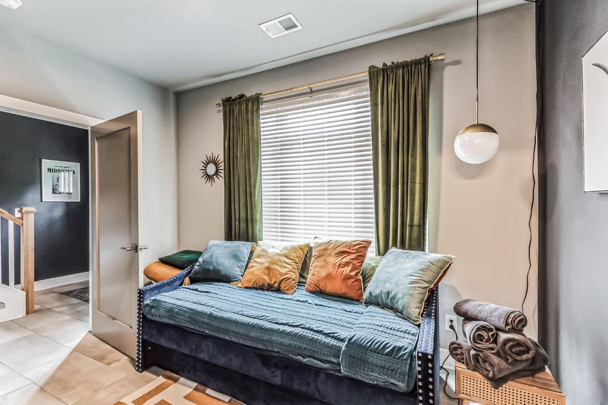 Holiday home Boho Townhome For 12 Close To Dt