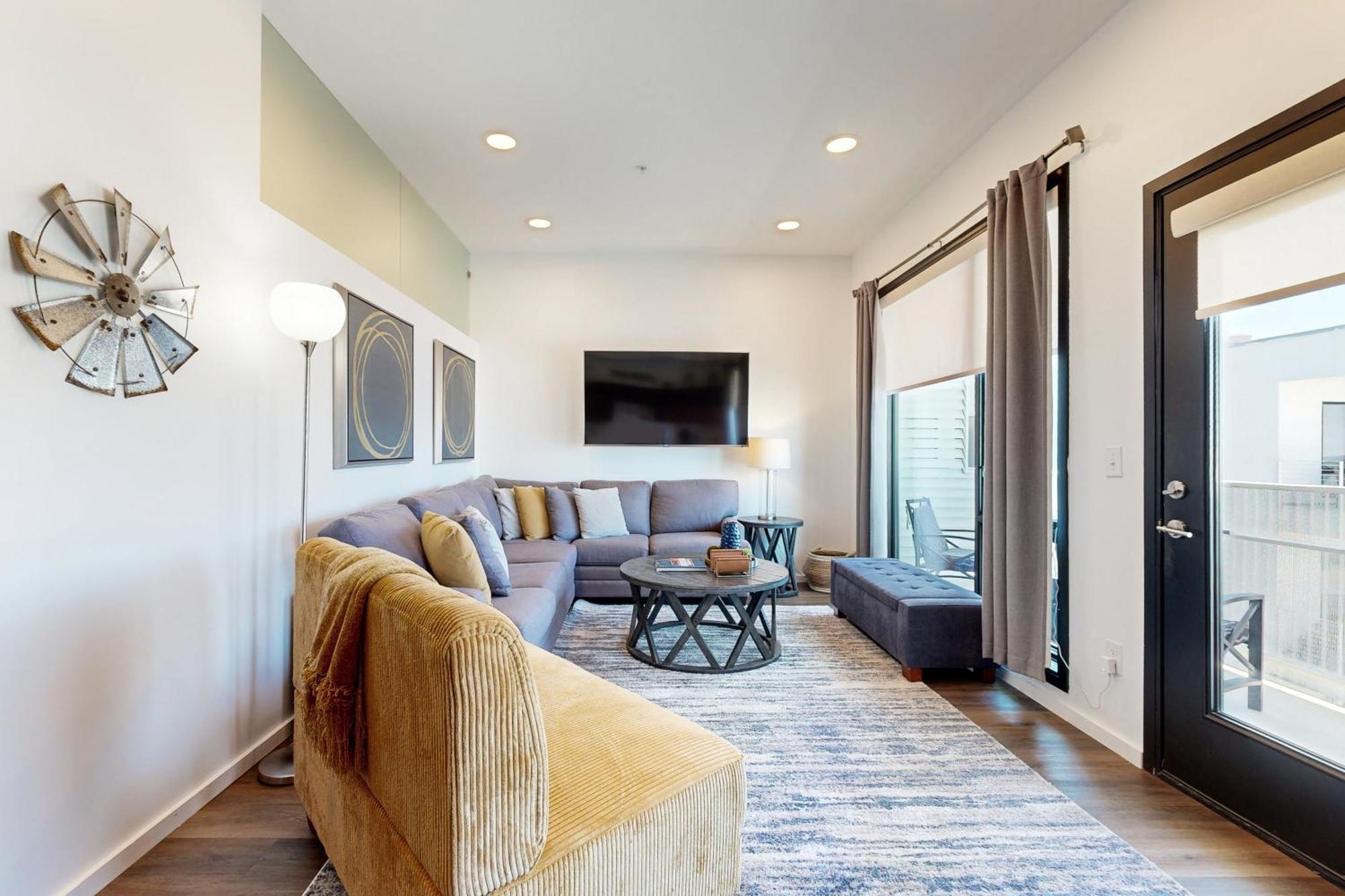 Illume 412 Apartment *
