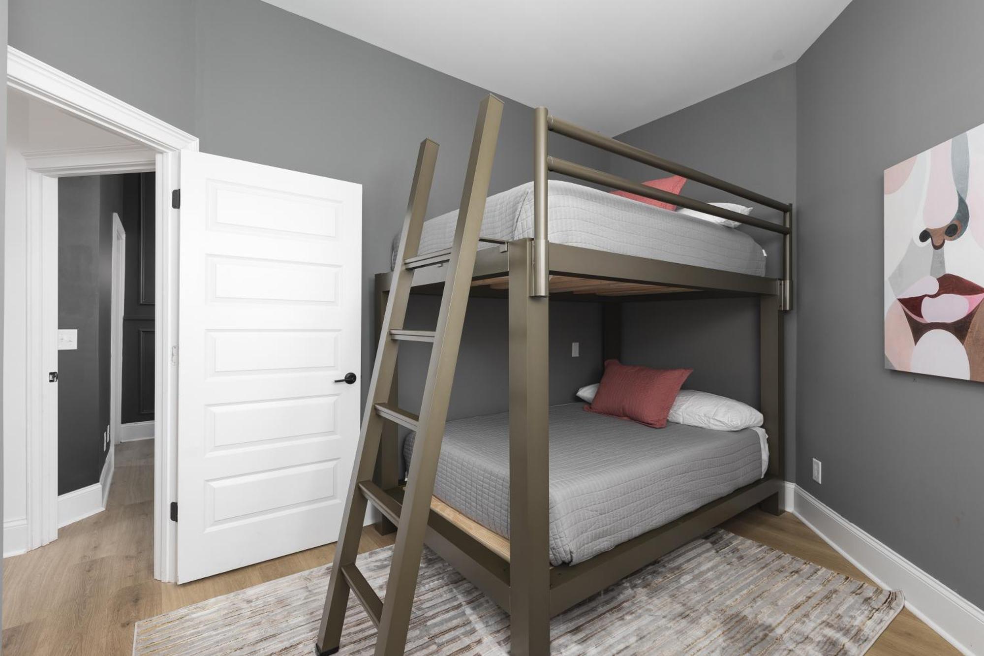 With Free Parking, 3 Mi Downtown & Stadium, By Coffee