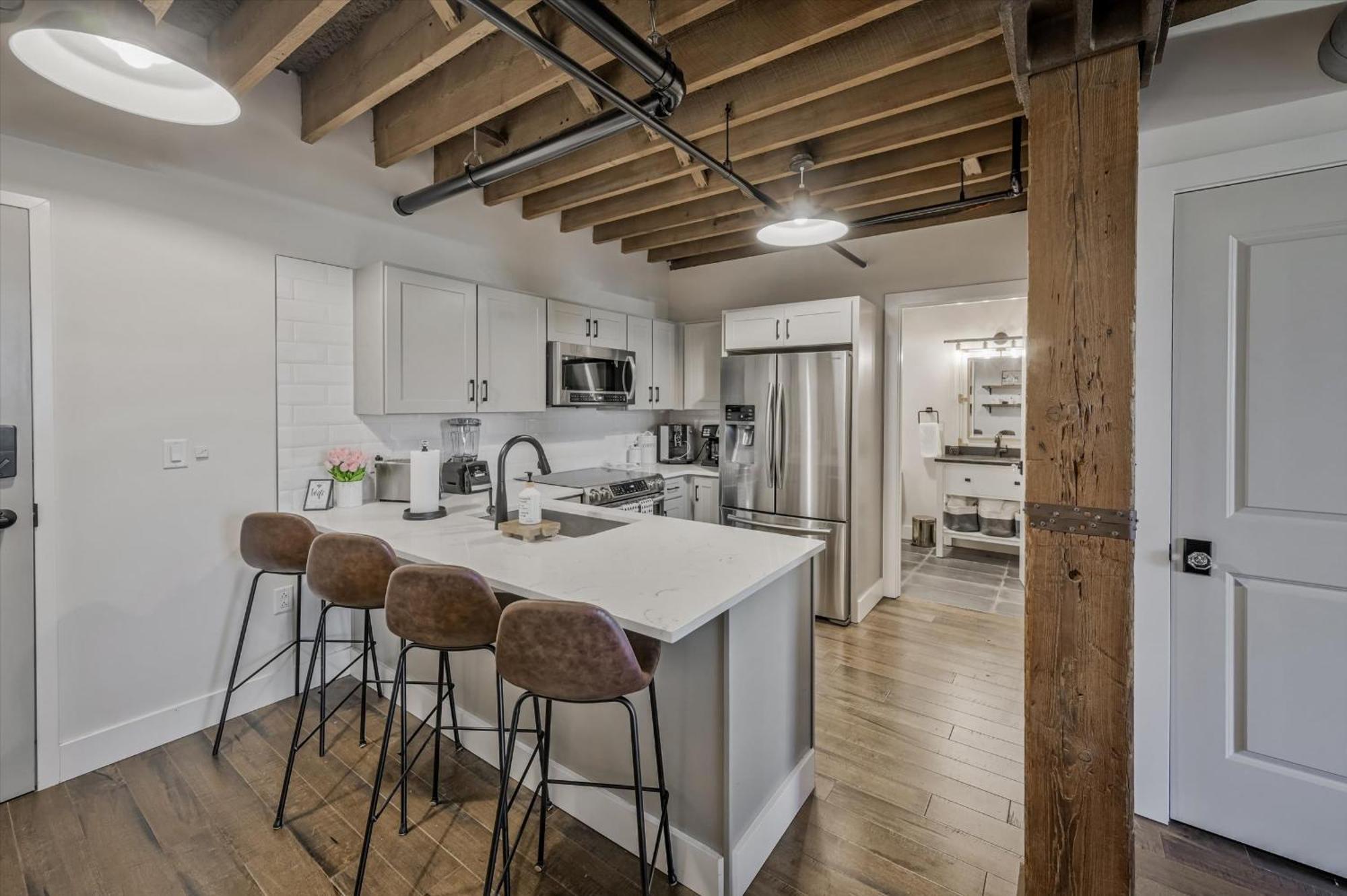 Luxe Loft With Speakeasy Parking And 2 Mi To Broadway Apartment Nashville