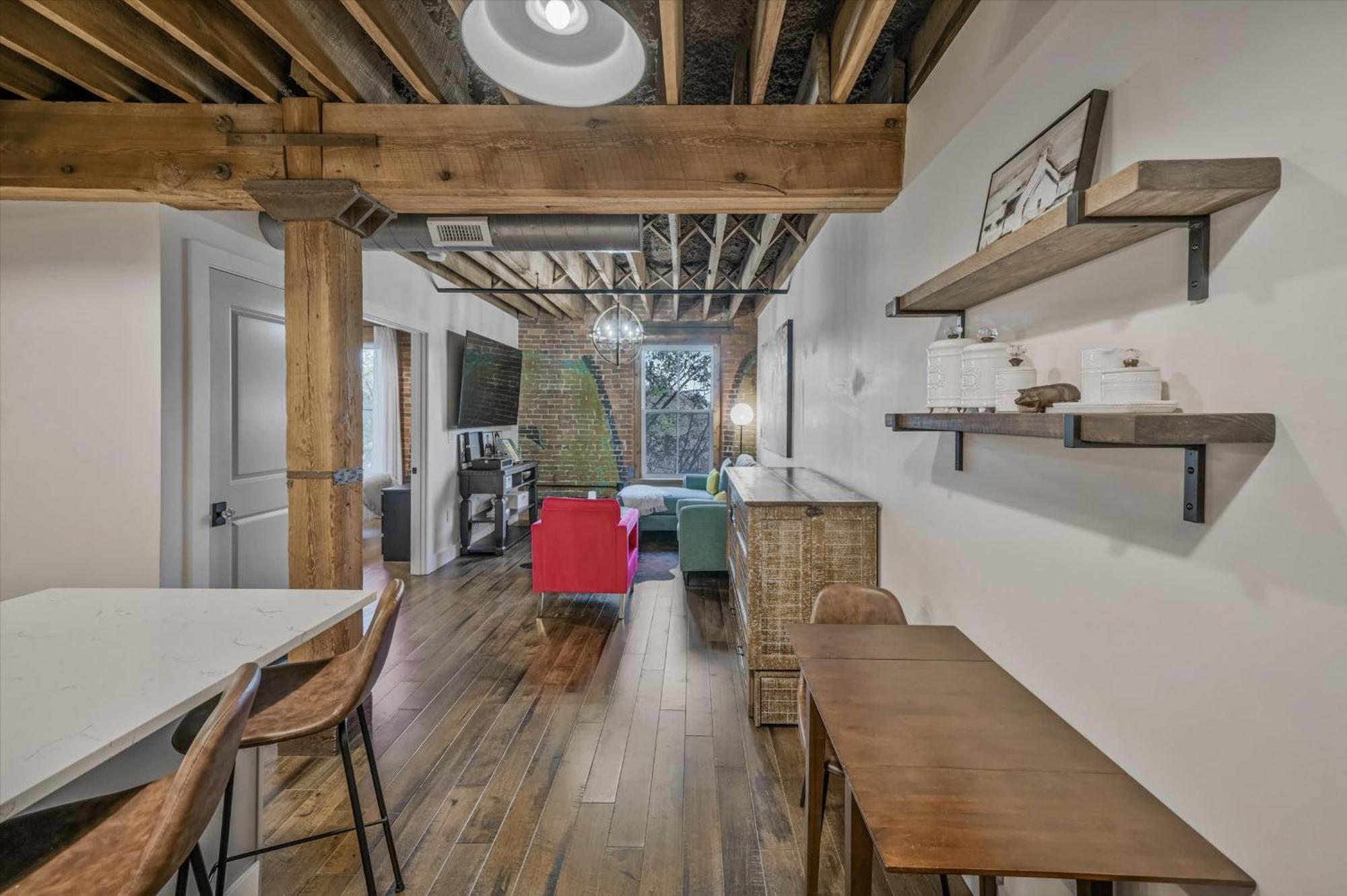 Luxe Loft With Speakeasy Parking And 2 Mi To Broadway Apartment Nashville