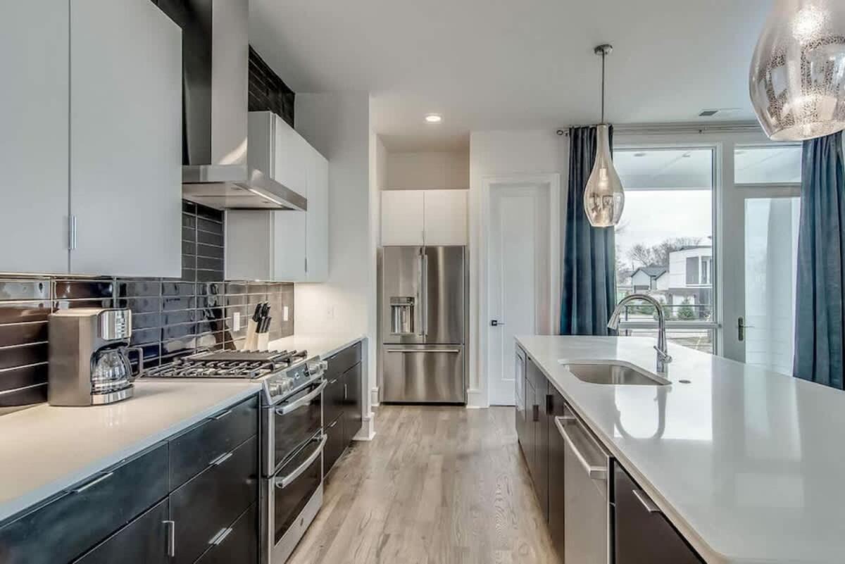 Daydream At The Gulch - Rooftop Movies With A View Holiday home Nashville