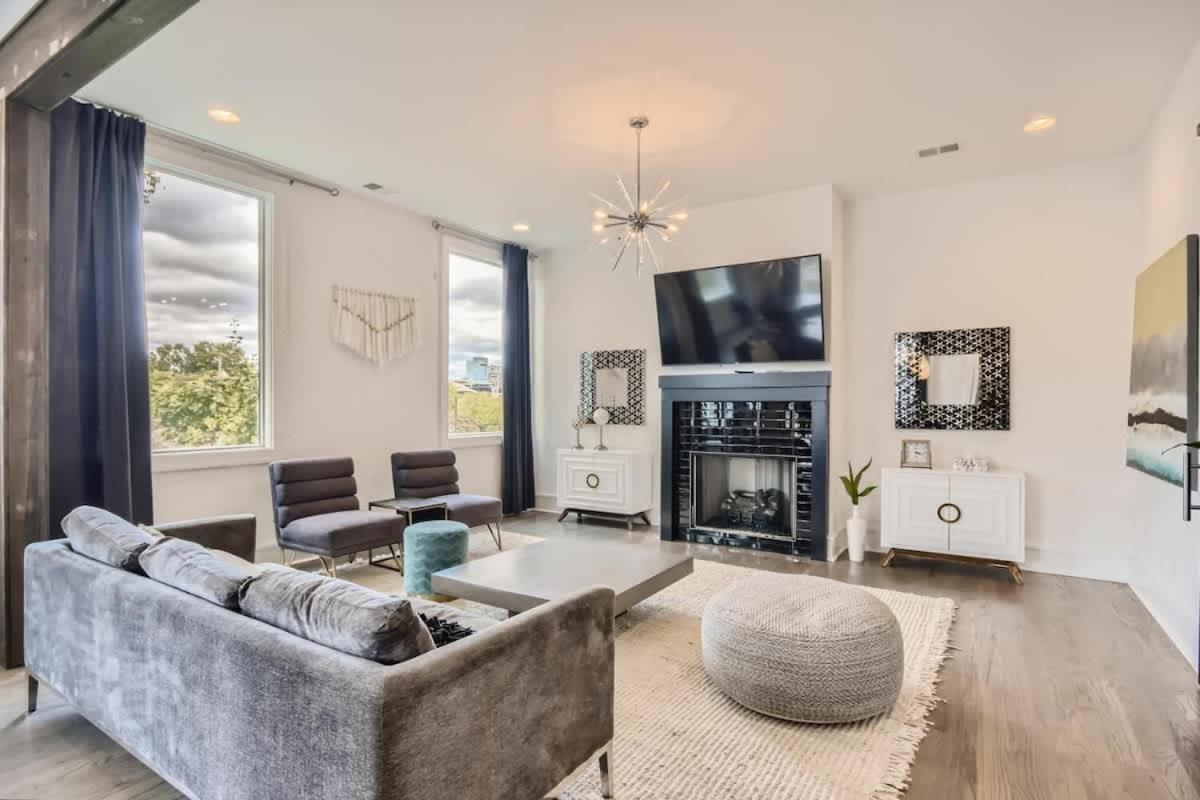 Daydream At The Gulch - Rooftop Movies With A View Holiday home Nashville