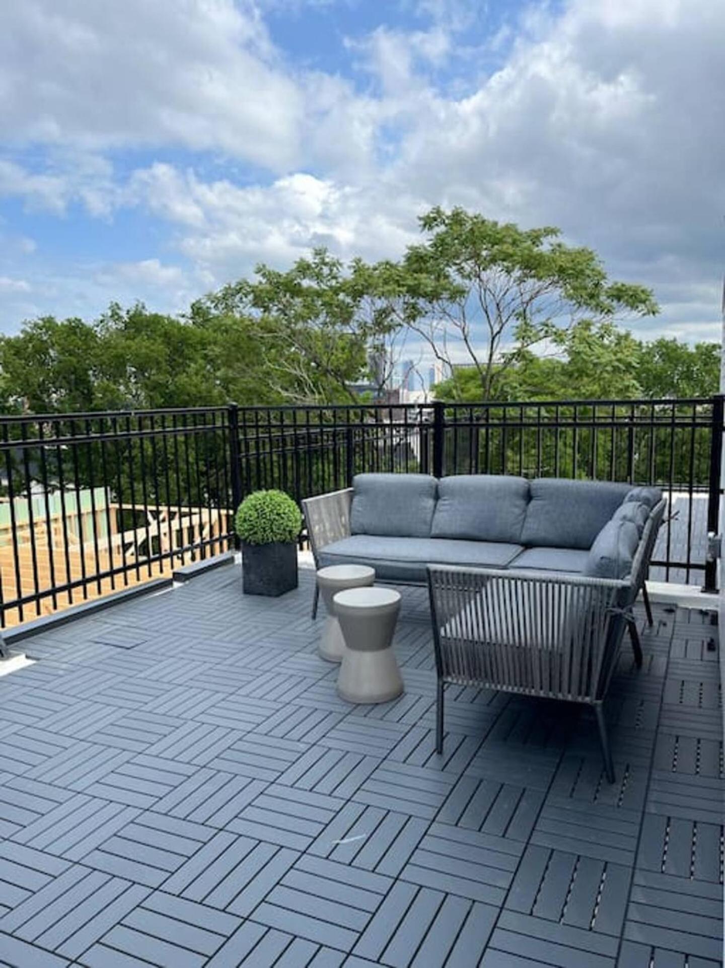 Skyline Luxury Rooftop Deck- King Suites- Garage Nashville