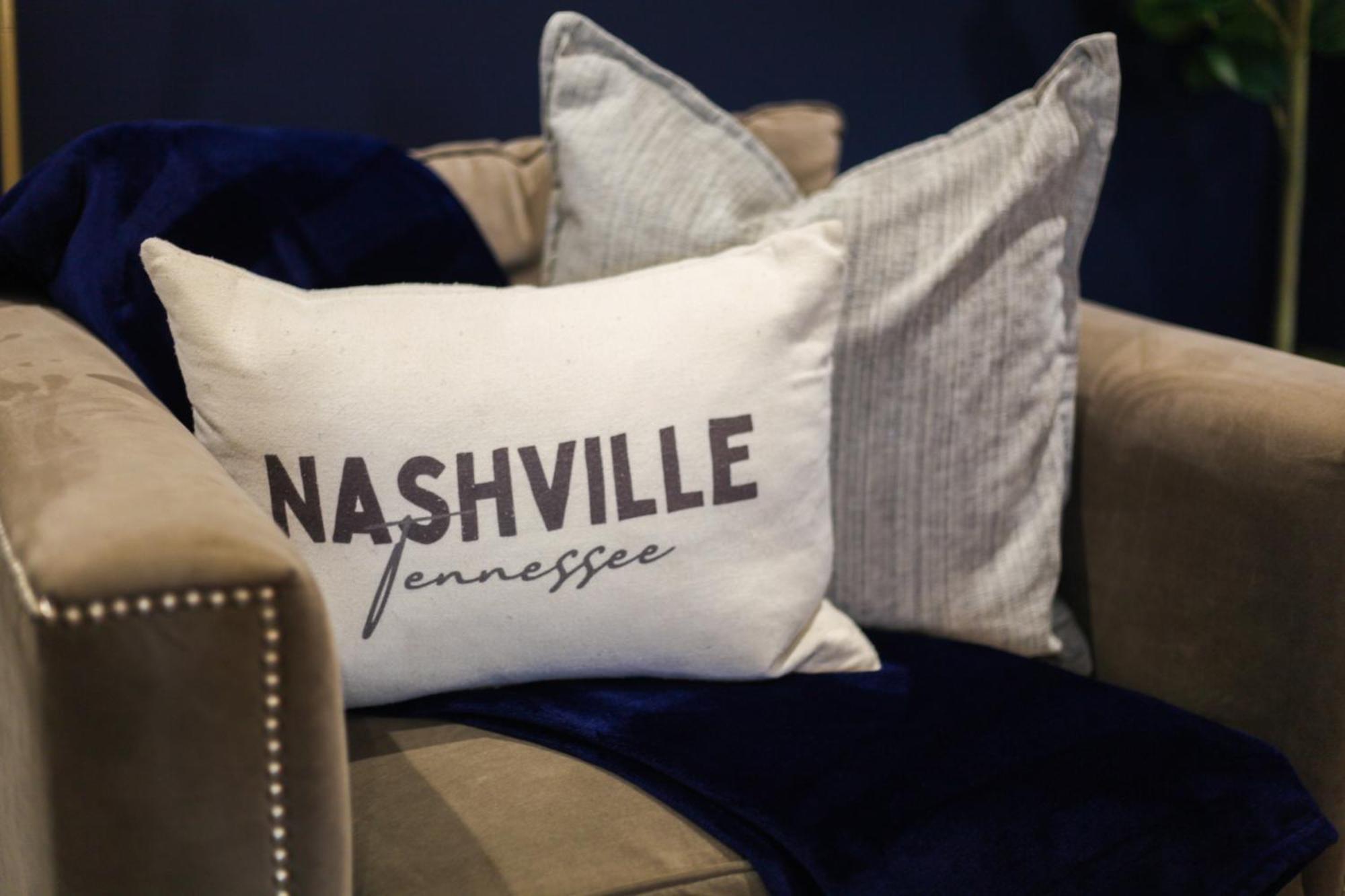 Fabulous Nashvegas Loft Retreat Near Vandy Off West End Mins To Broadway Nashville