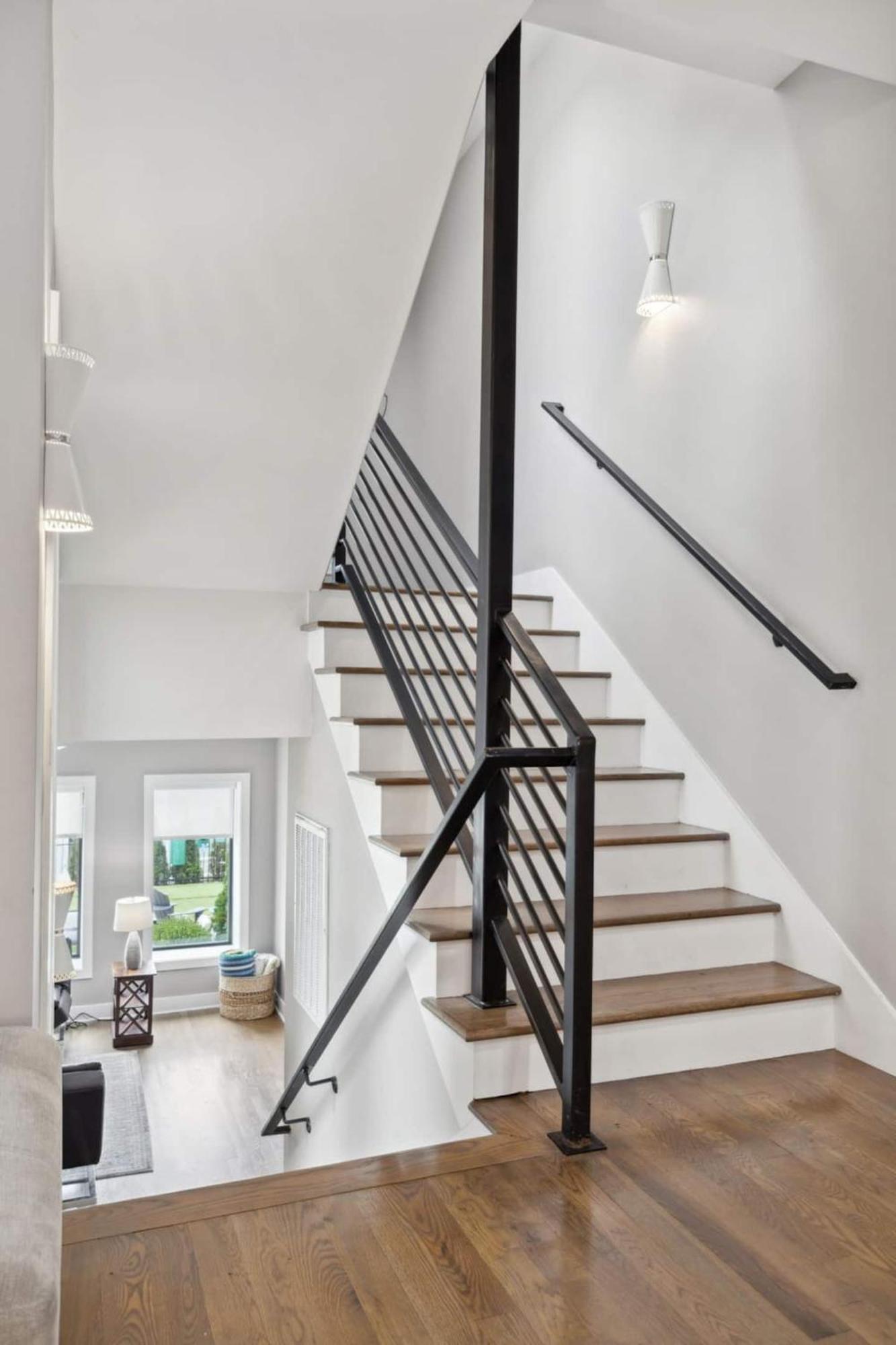 Holiday home 2mi Downtown Hot Tub Balcony 4 King Beds *