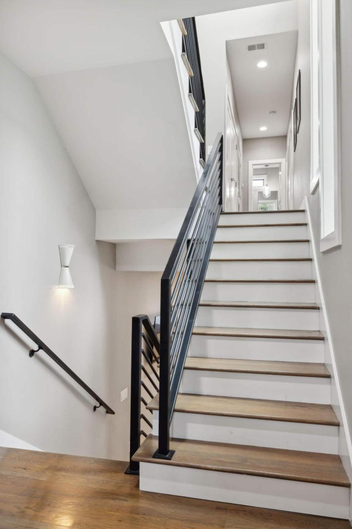 Holiday home 2mi Downtown Hot Tub Balcony 4 King Beds *