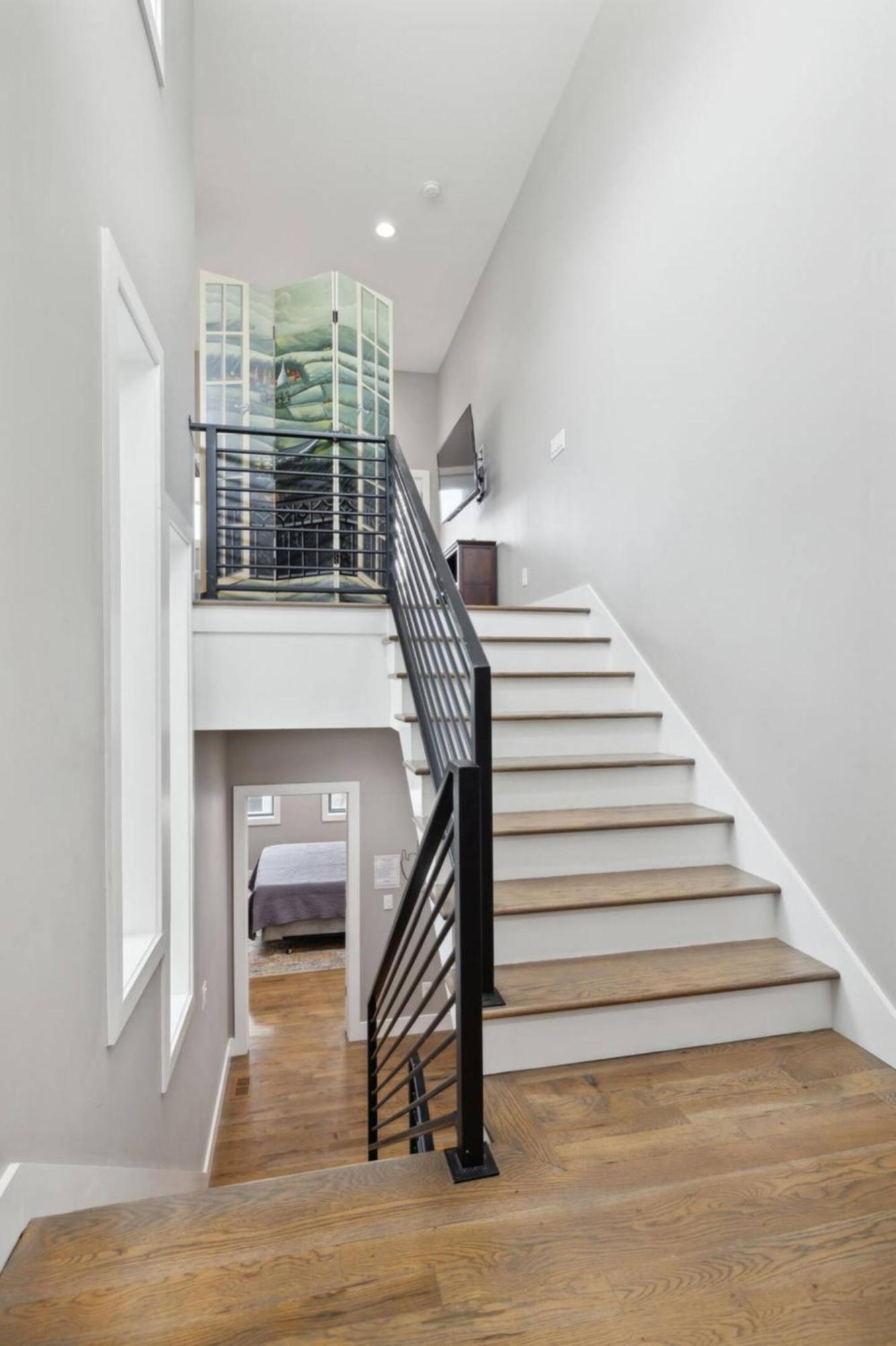 Holiday home 2mi Downtown Hot Tub Balcony 4 King Beds *