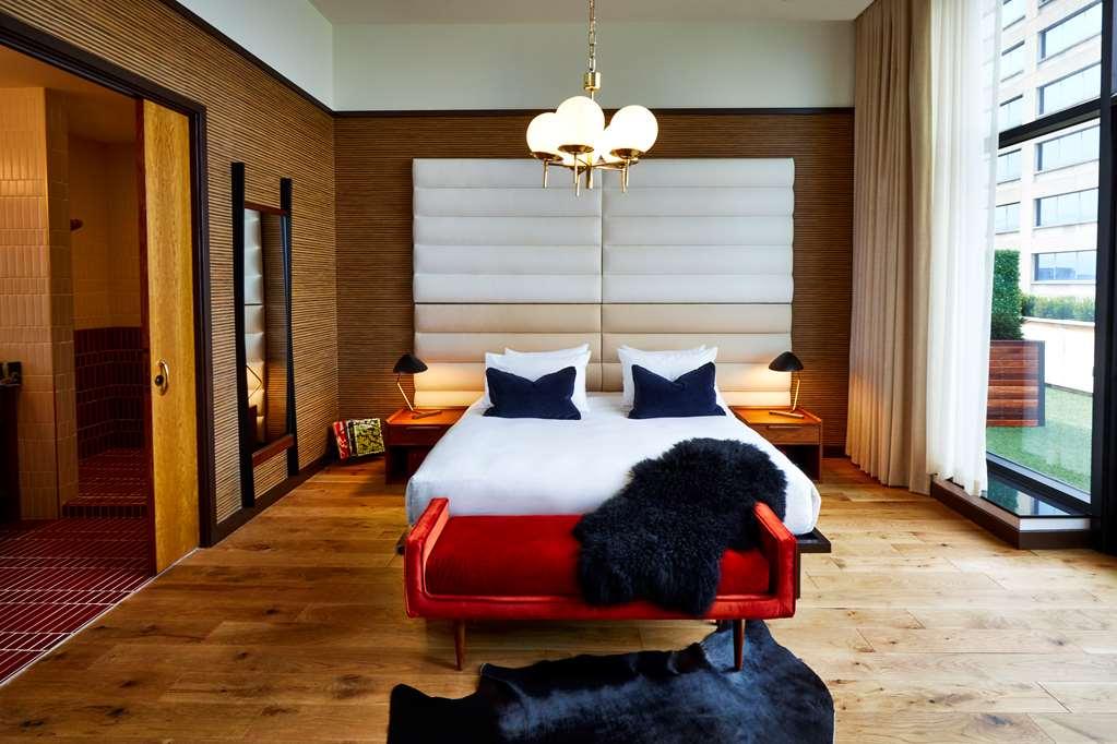Fairlane Hotel