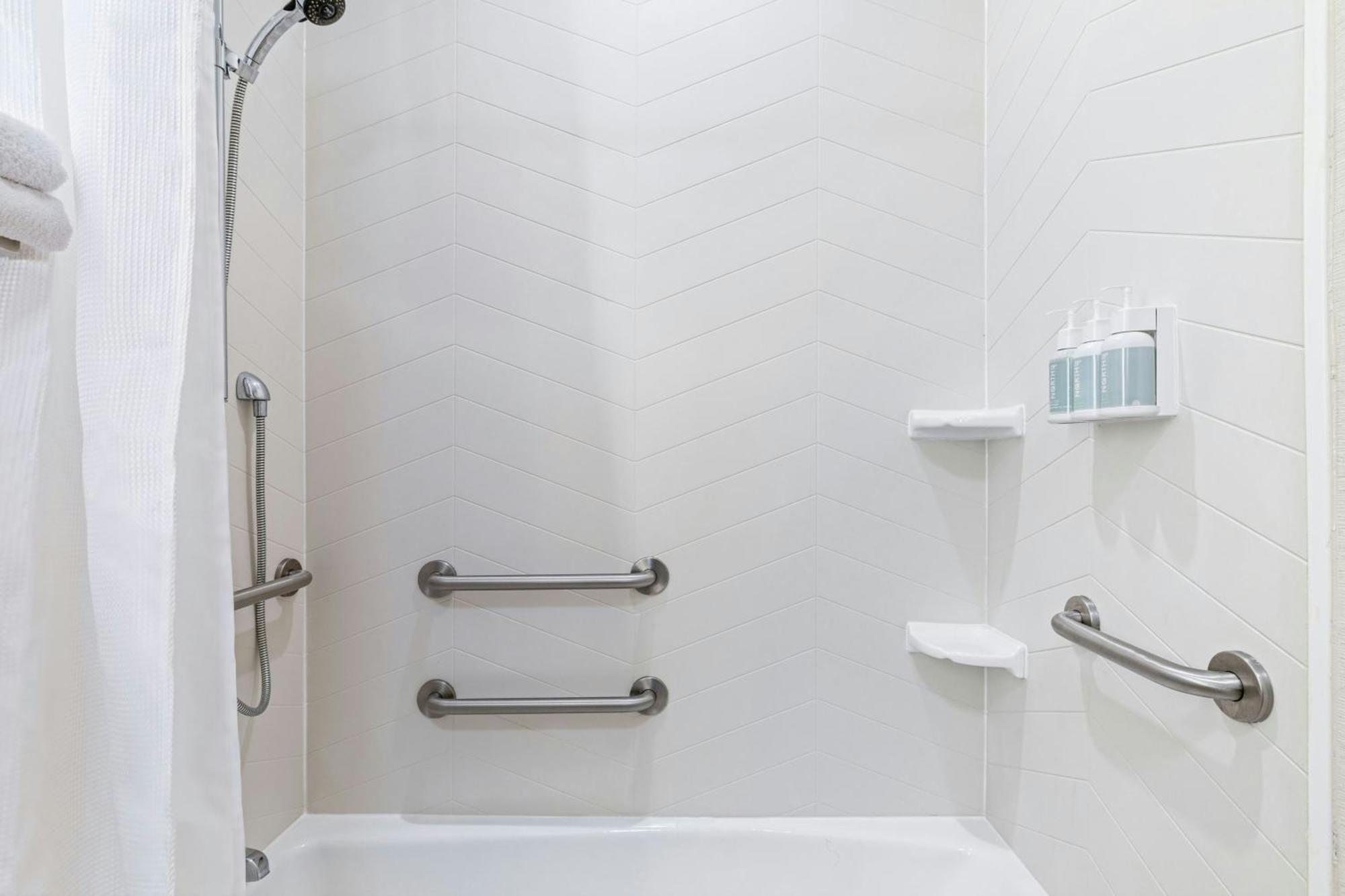 Fairfield & By Marriott Downtown-metrocenter