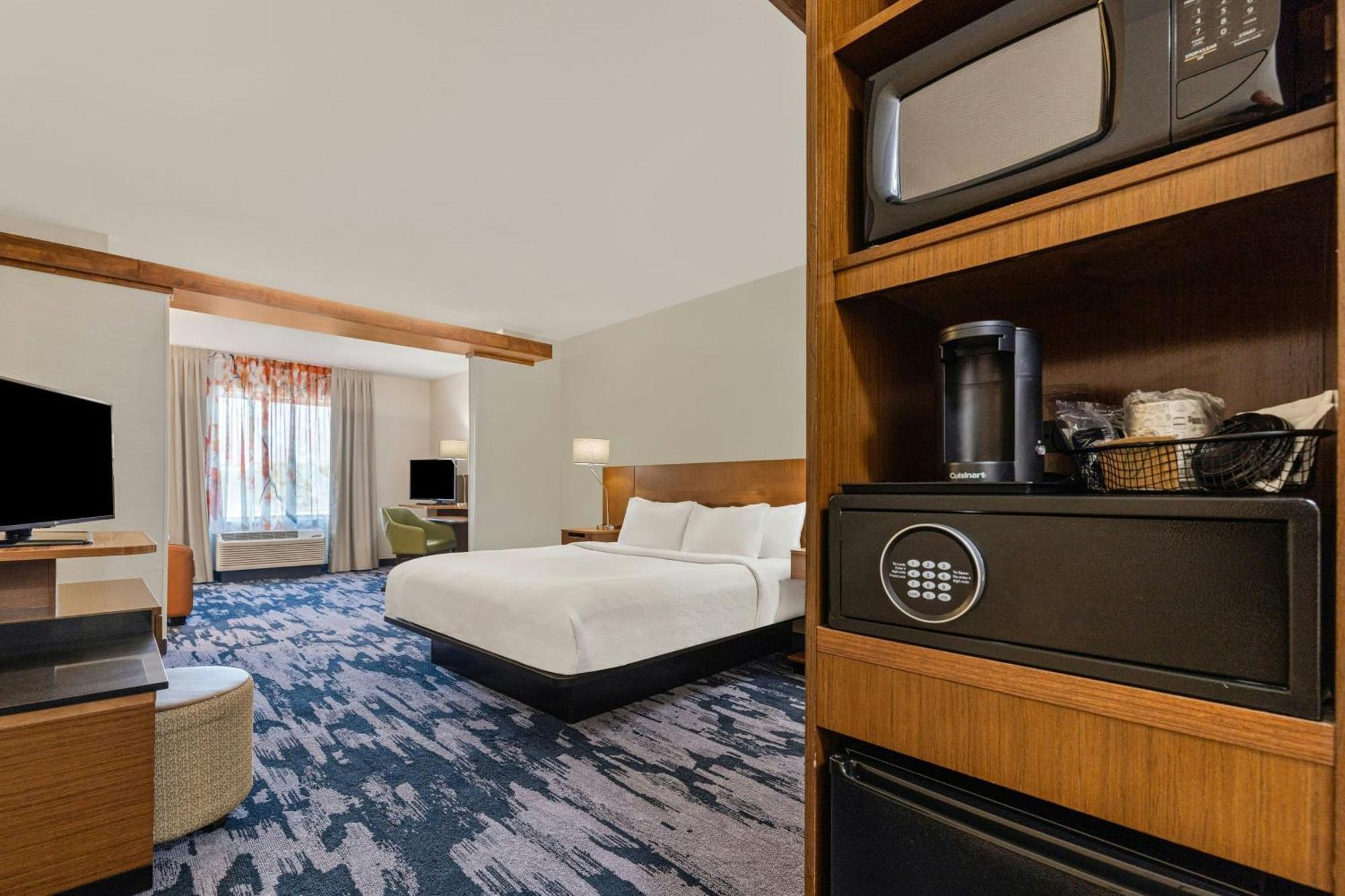 Fairfield & By Marriott Downtown-metrocenter Hotel 3*