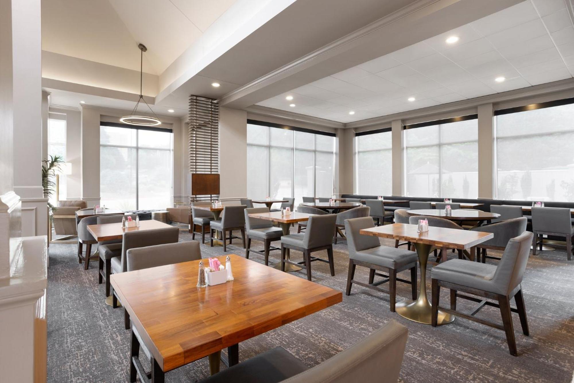 Hotel Crowne Plaza Airport By Ihg Nashville