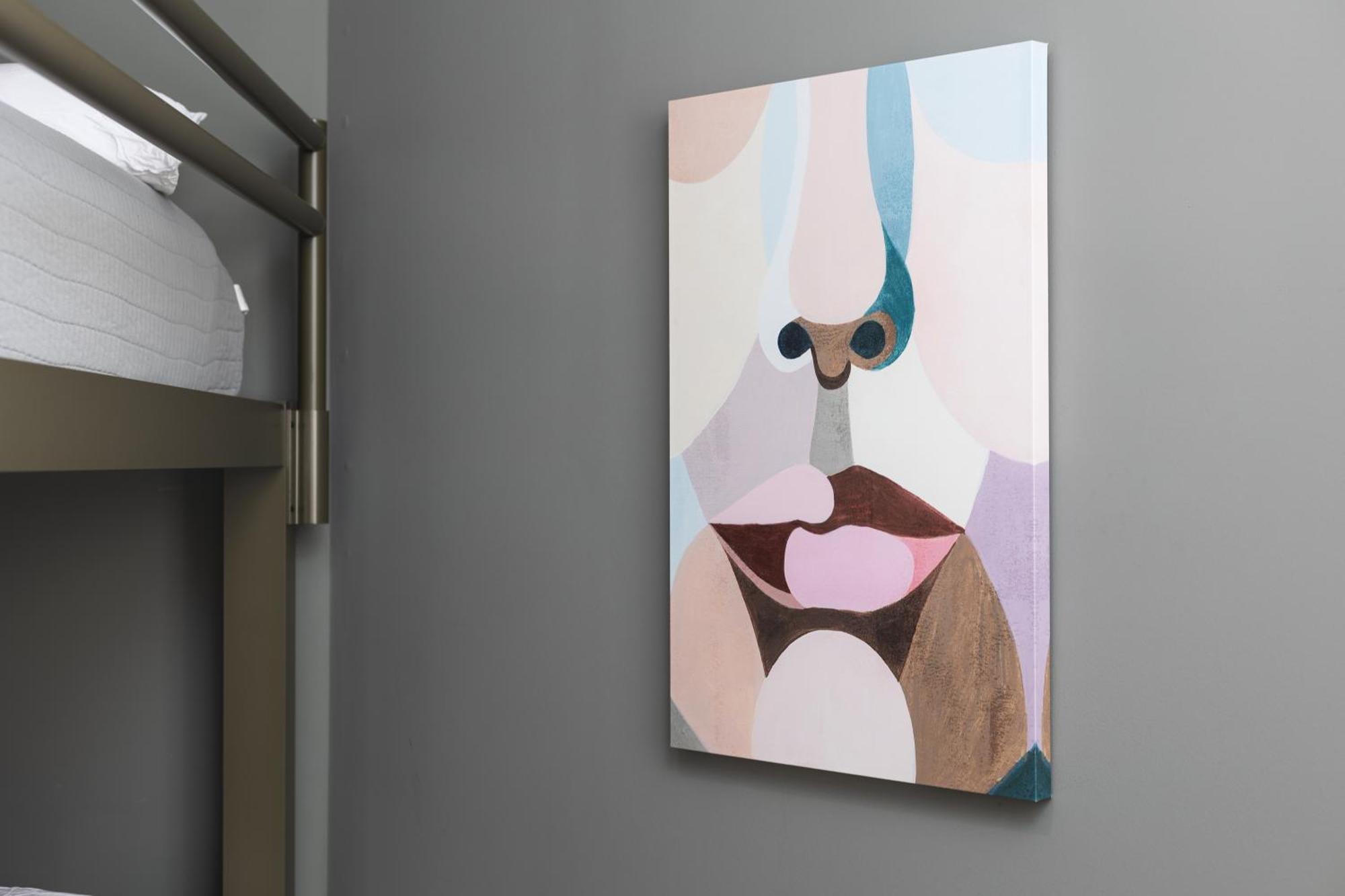 Apartment With Free Parking, 3 Mi Downtown & Stadium, By Coffee