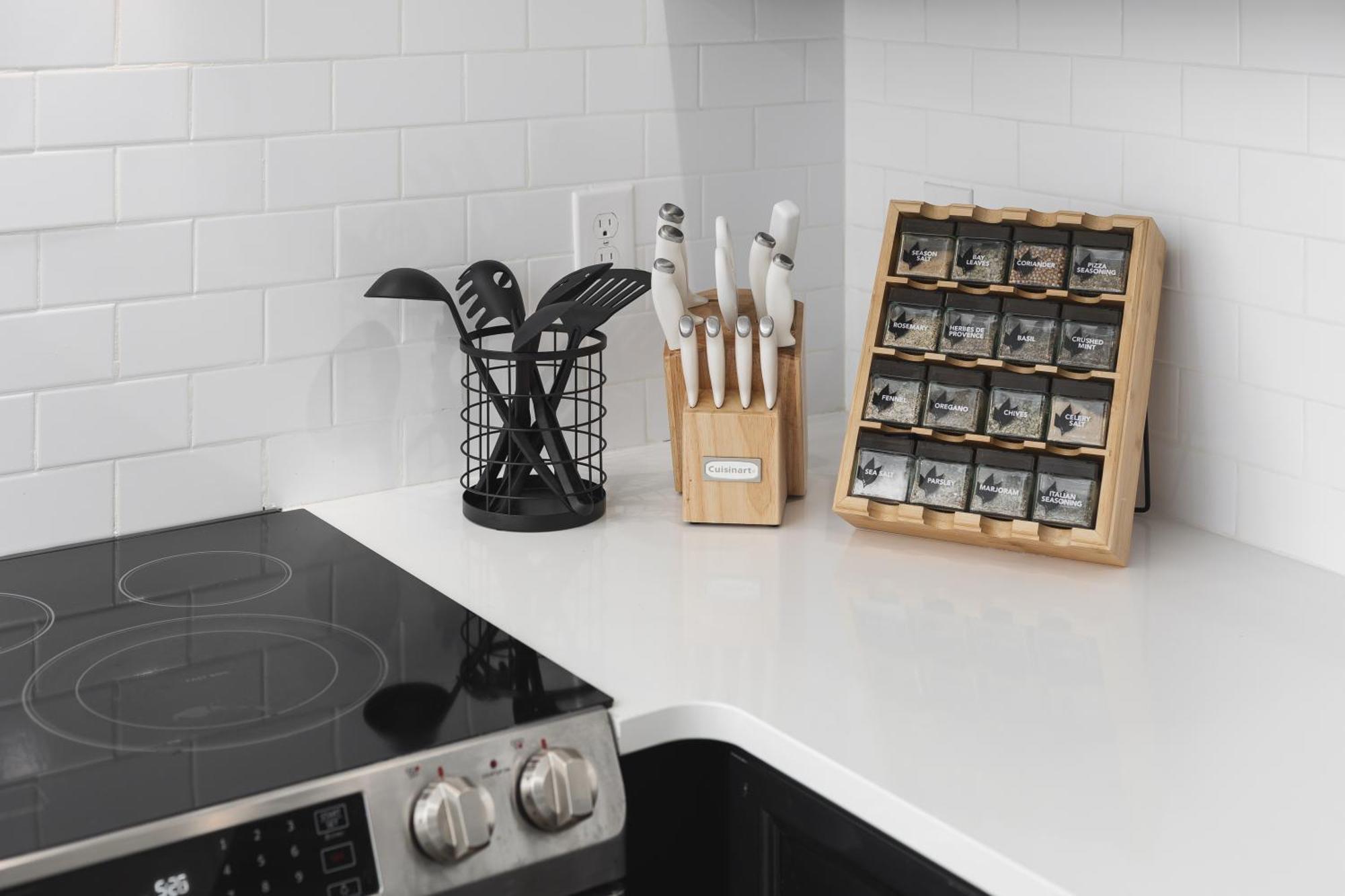 With Free Parking, 3 Mi Downtown & Stadium, By Coffee *