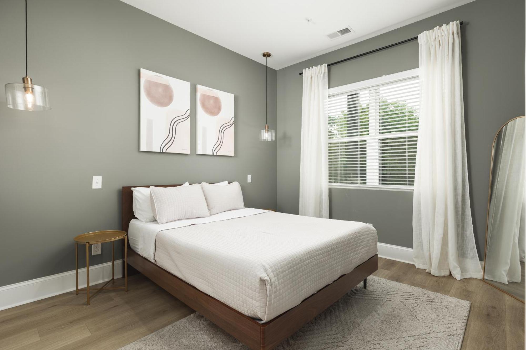 With Free Parking, 3 Miles Downtown, Near Restaurants Apartment Nashville