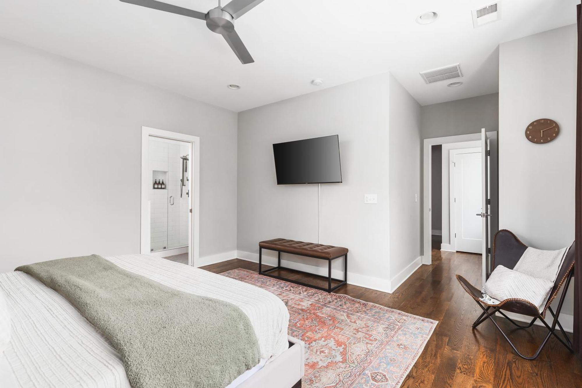 Modern Luxury With Rooftop Deck, 3 Mi To Downtown