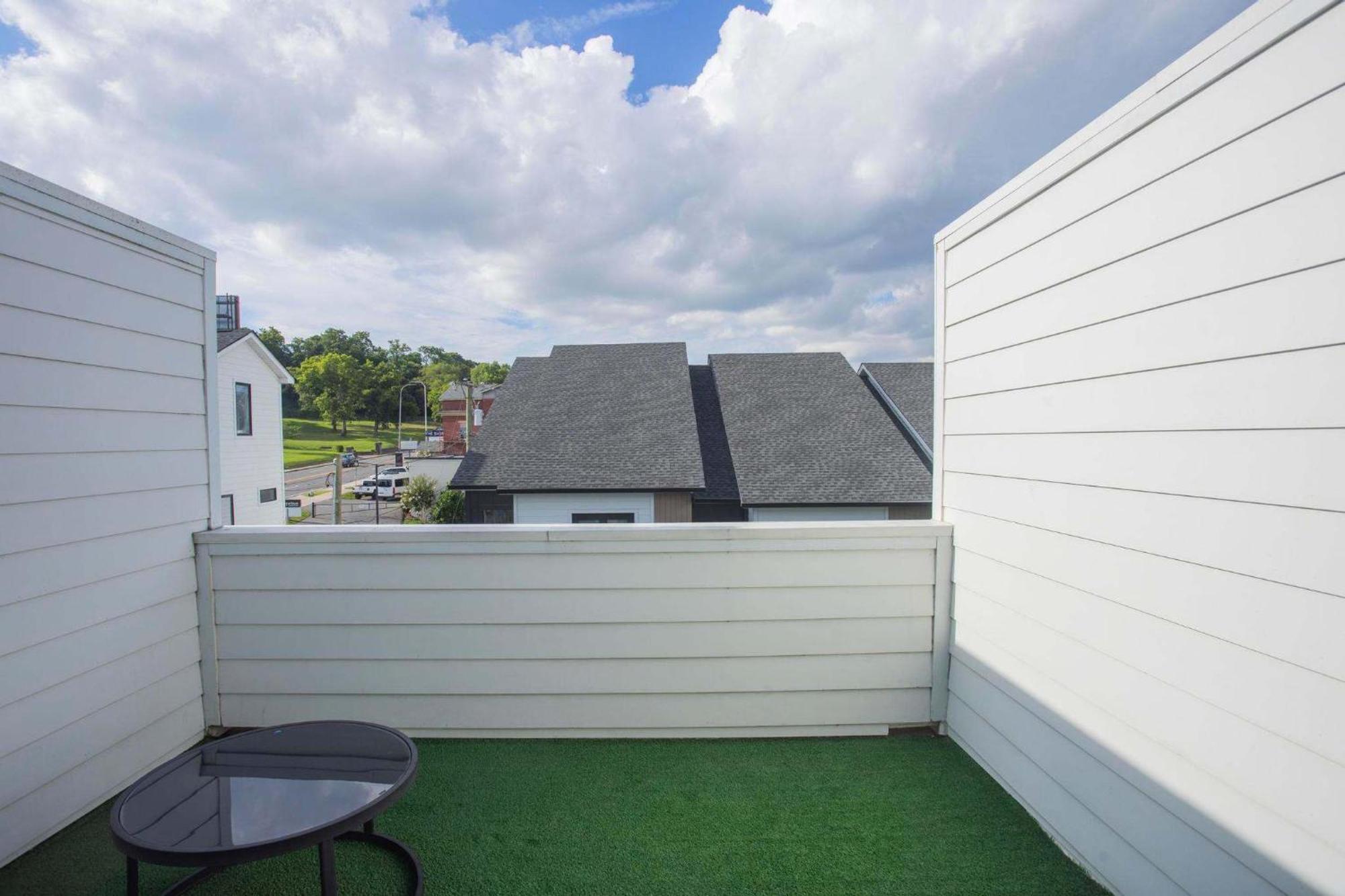 Structure At 8th Argyle Elite Nash Vacation Spot