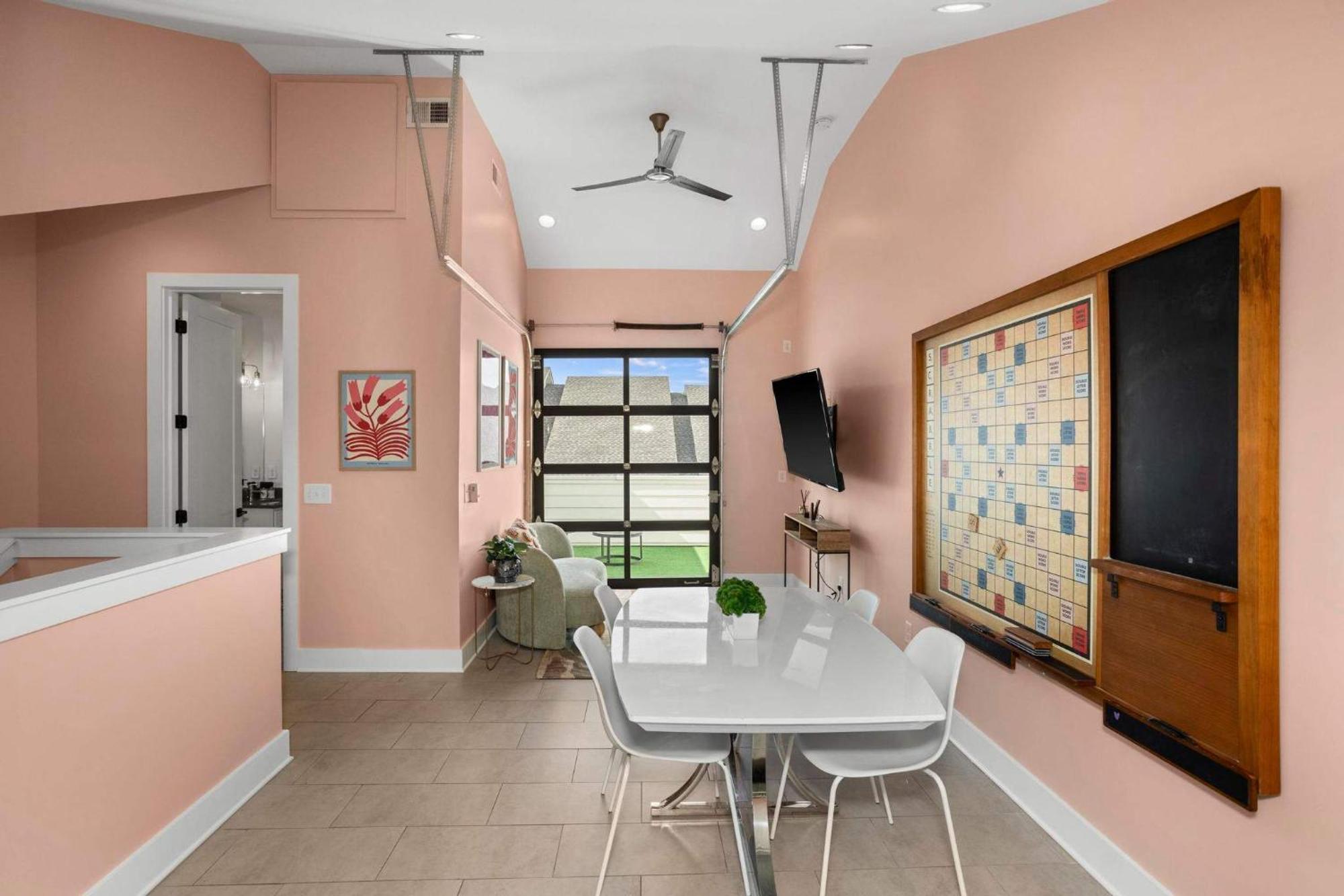 Play At 8th & Argyle Elite Vacation Spot Holiday home