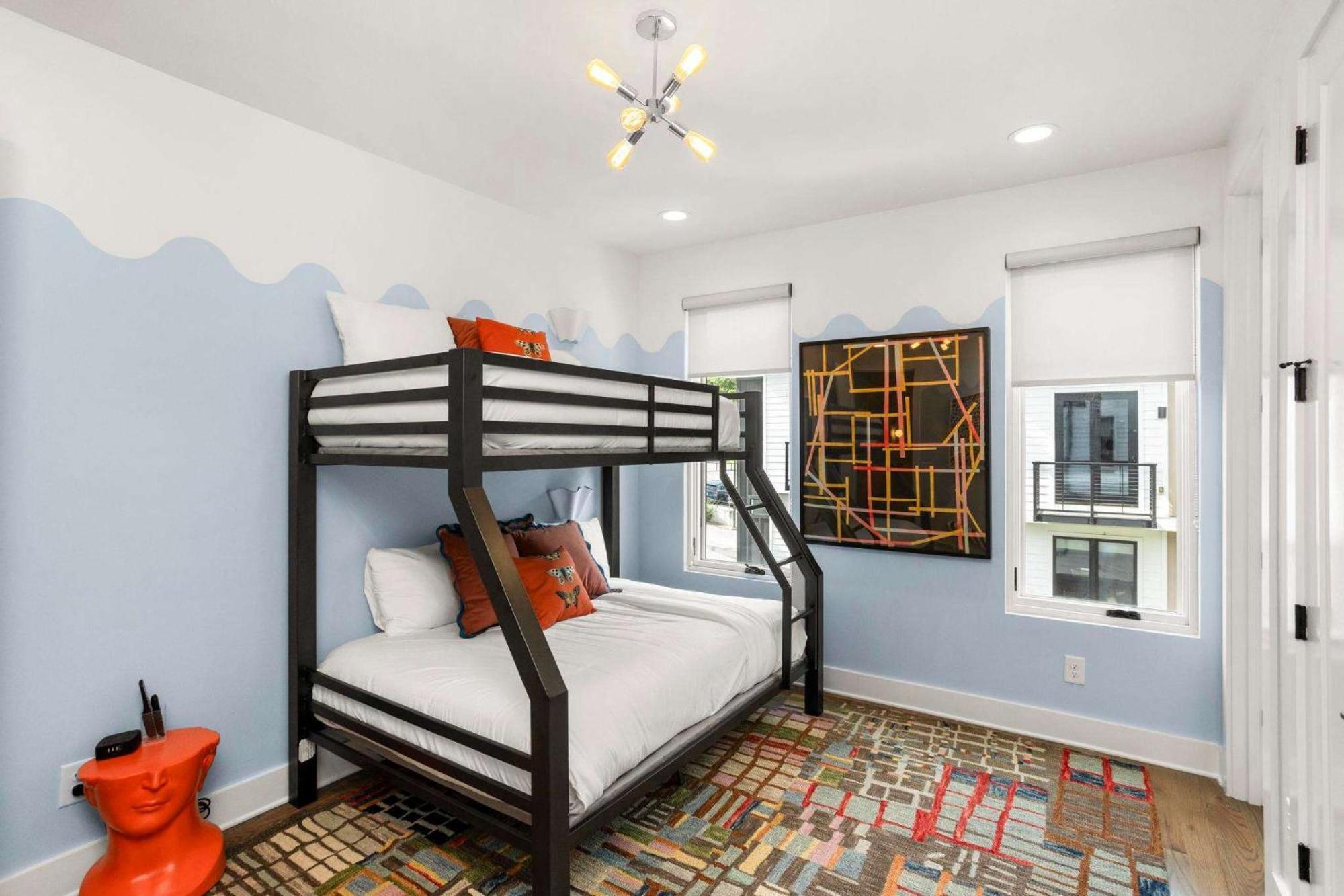 Holiday home Play At 8th & Argyle Elite Vacation Spot *