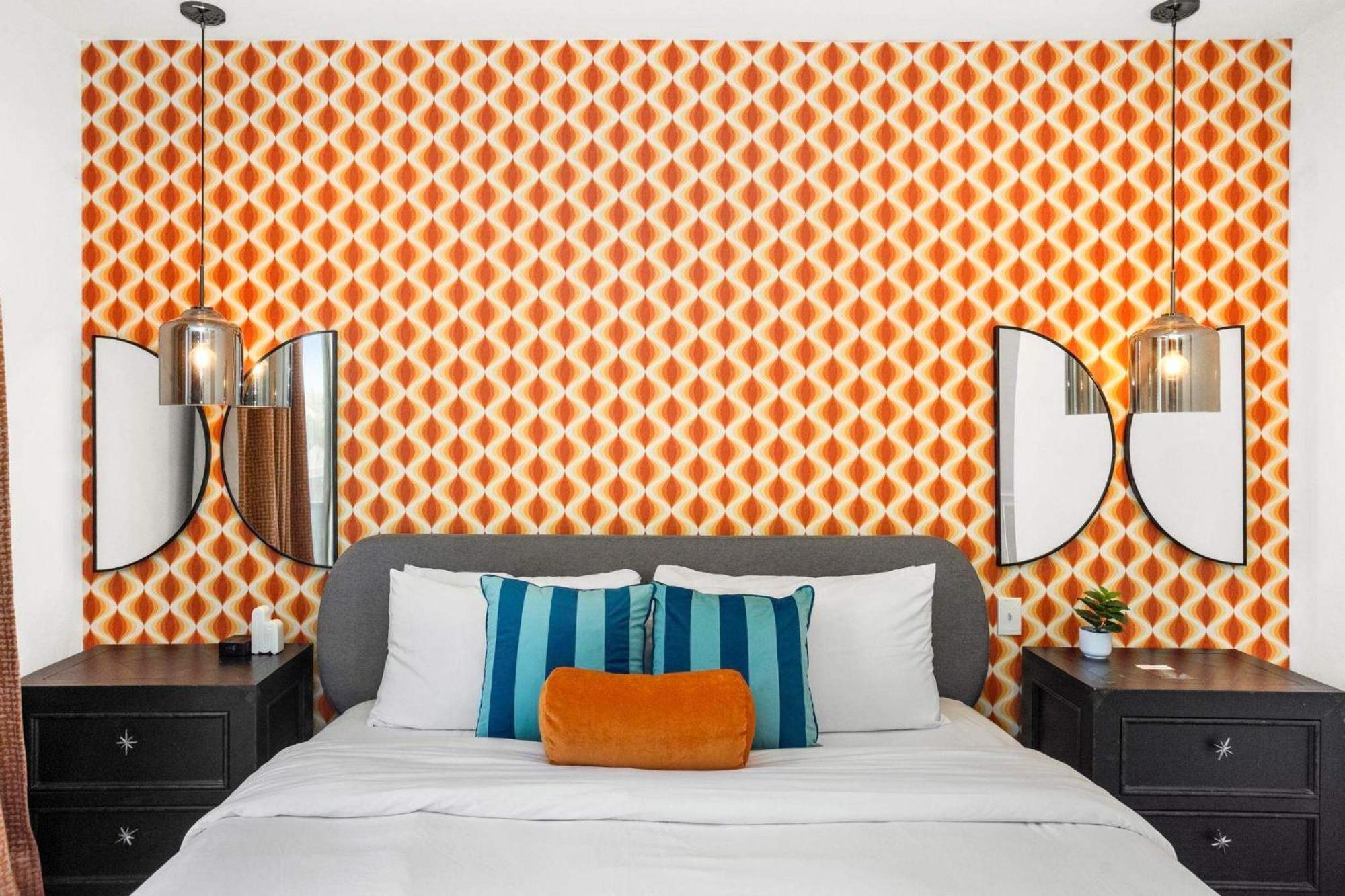 Walk To Music Food Comedy - Vibe At 8th & Argyle Nashville