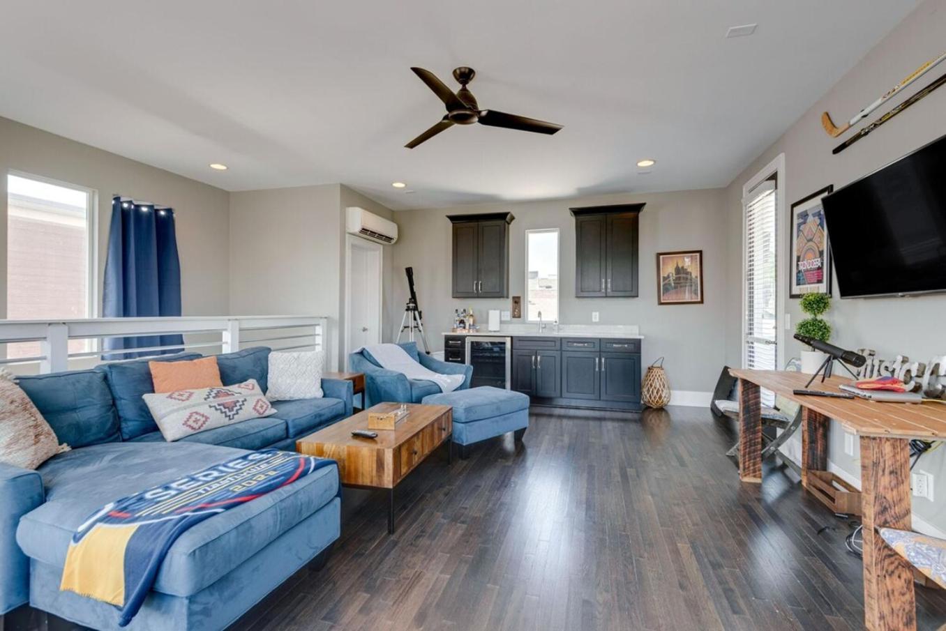 12 South Charmer 3 Bedroom With Rooftop Patio Holiday home *