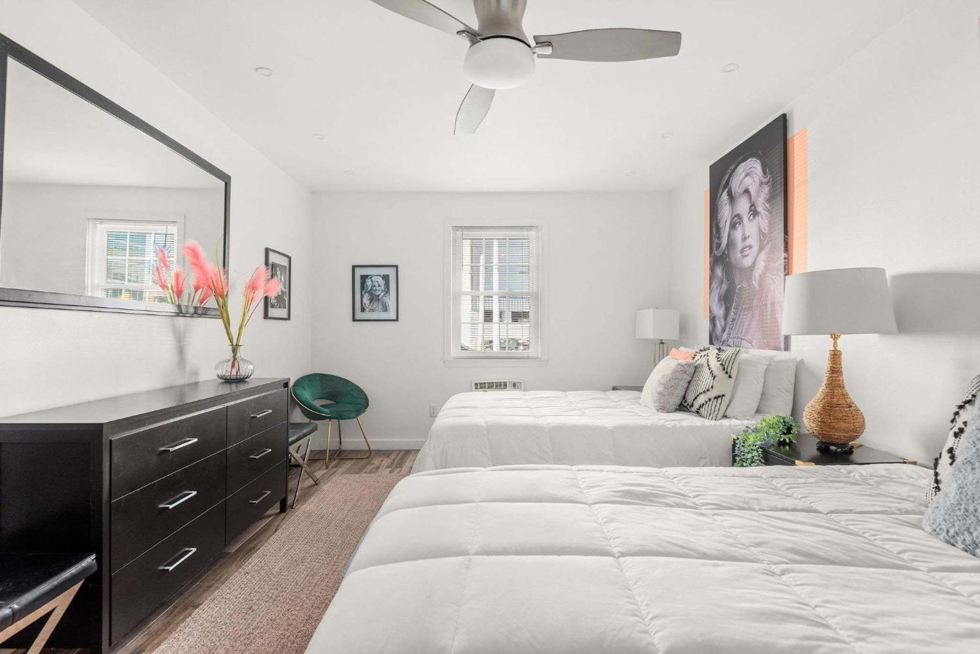 Location Walk To Midtown Bars And Restaurants Apartment *