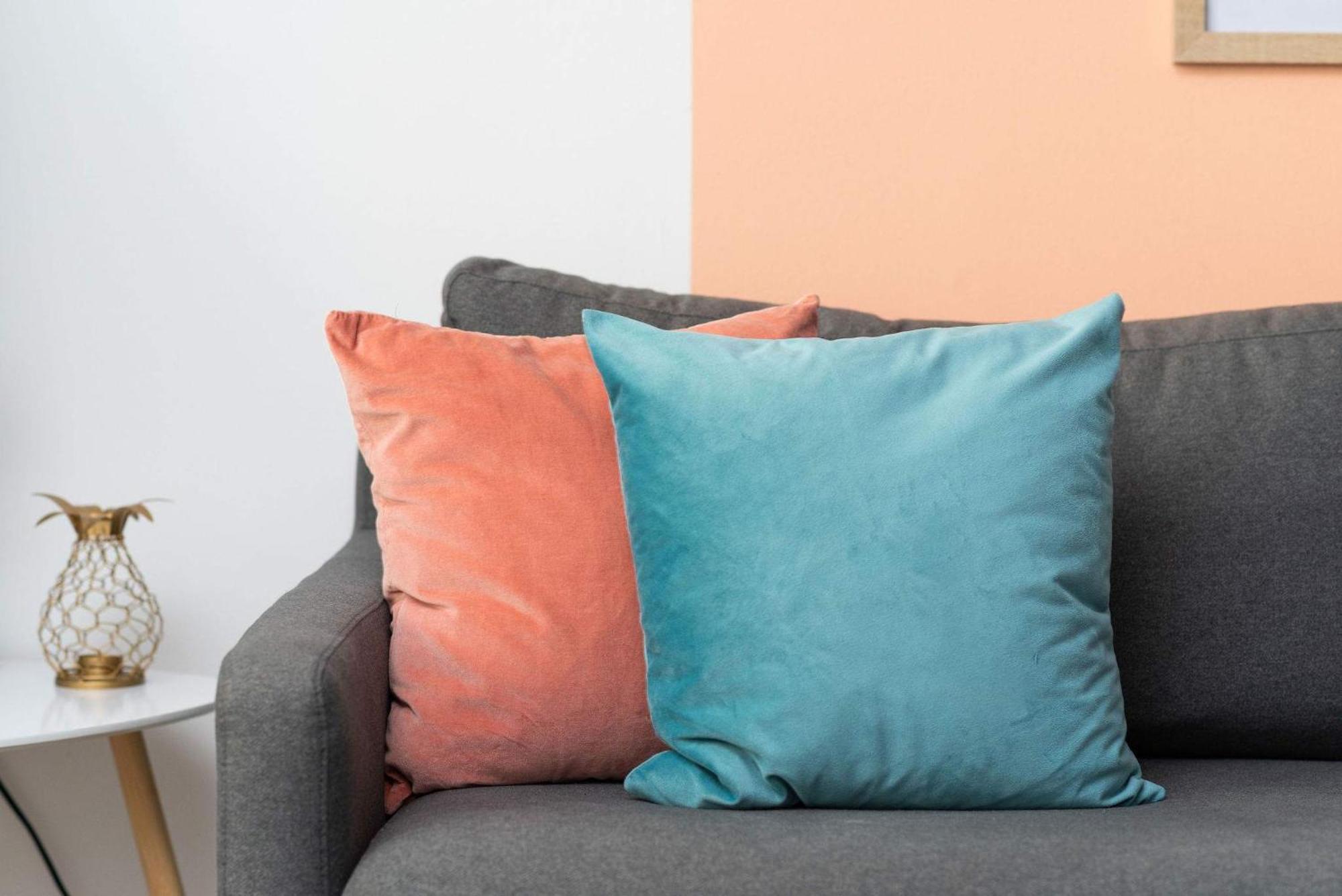 Apartment Location Walk To Midtown Bars And Restaurants