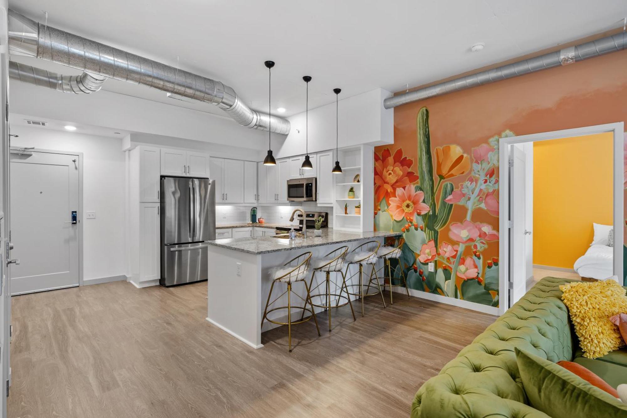 Wild & Chic - Walk To Broadway-rooftop Pool! *