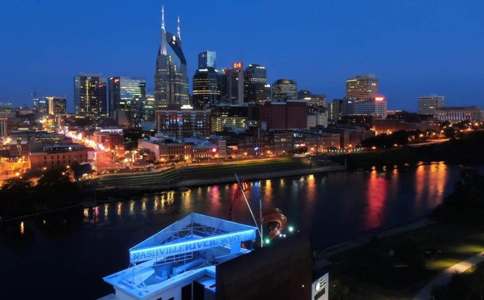 West End Oasis'- 2 Side By Side Homes - Patios Holiday home