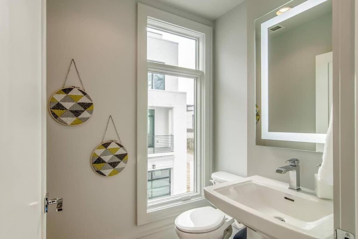 Daydream At The Gulch - Rooftop Movies With A View * Nashville