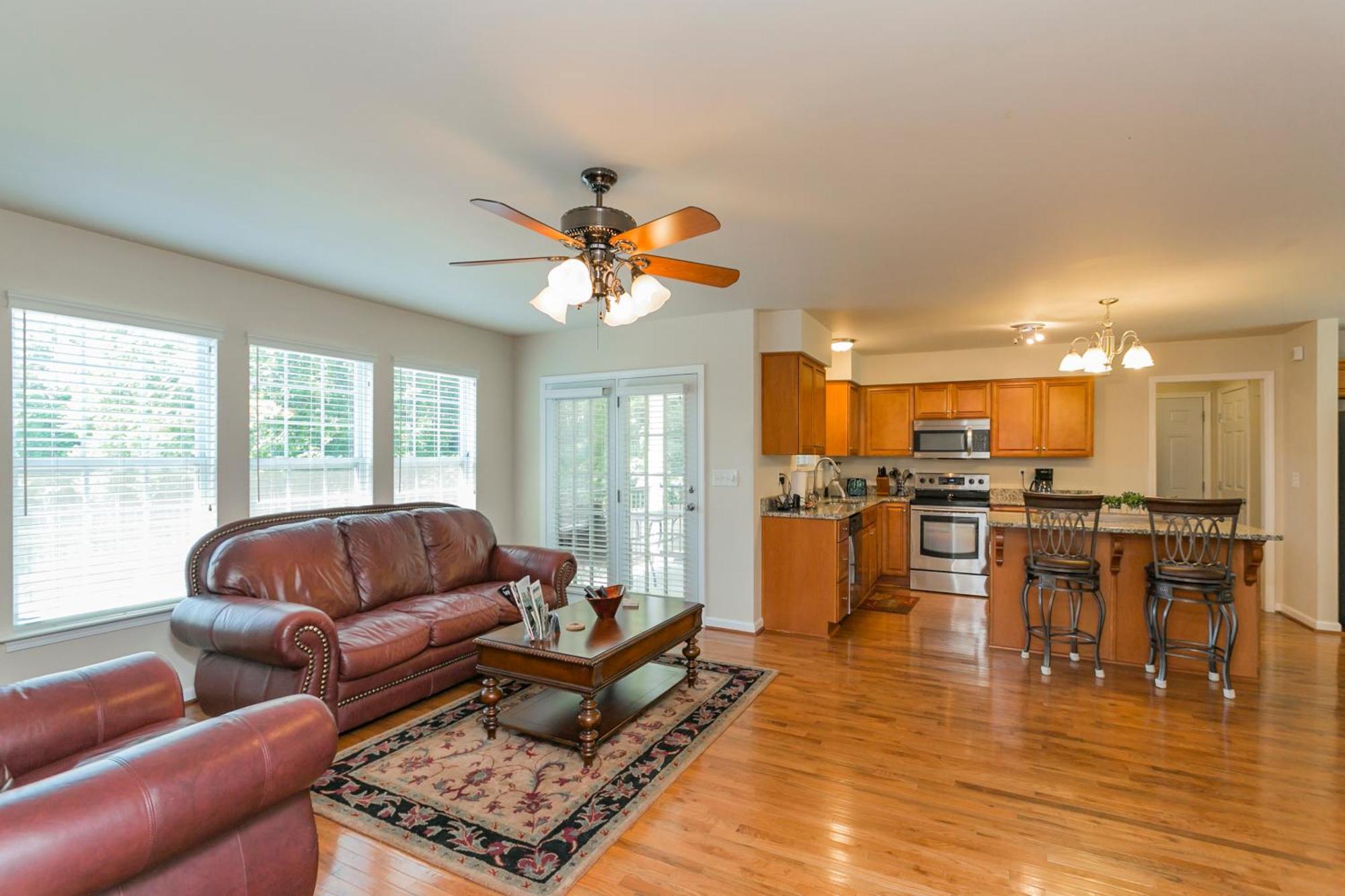 Huge For Groups Near Downtown Villa