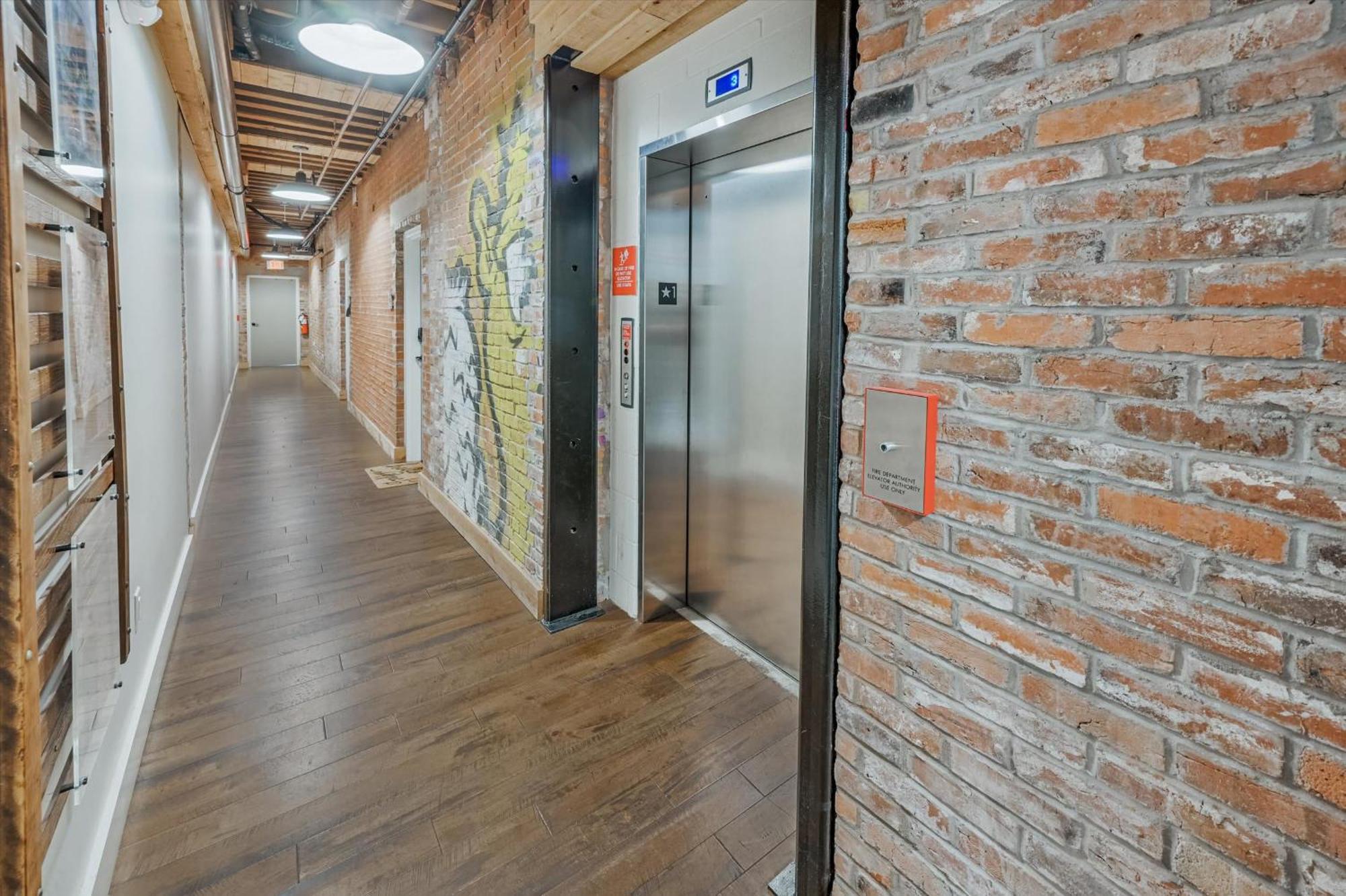 Luxe Loft With Speakeasy Parking And 2 Mi To Broadway Apartment Nashville