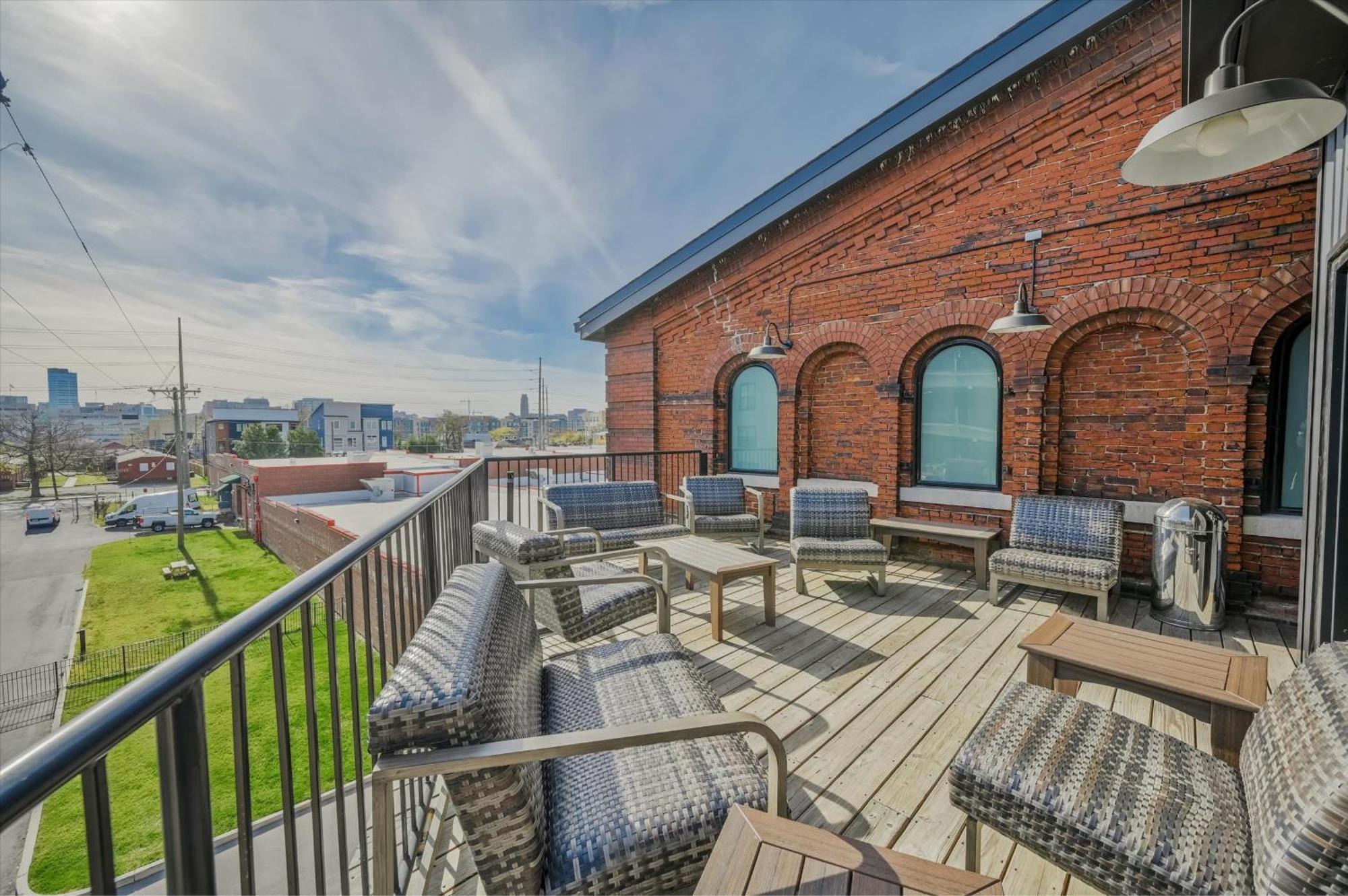 Luxe Loft With Speakeasy Parking And 2 Mi To Broadway Apartment *