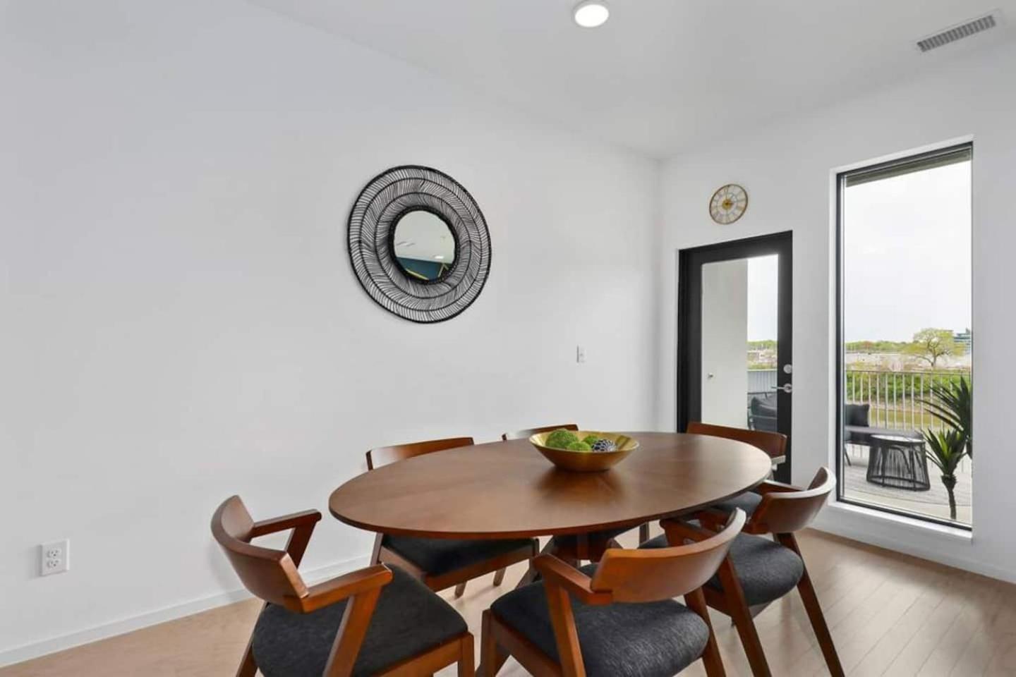 Downtown Modern 1 Mi To Broadway, Park Free Holiday home