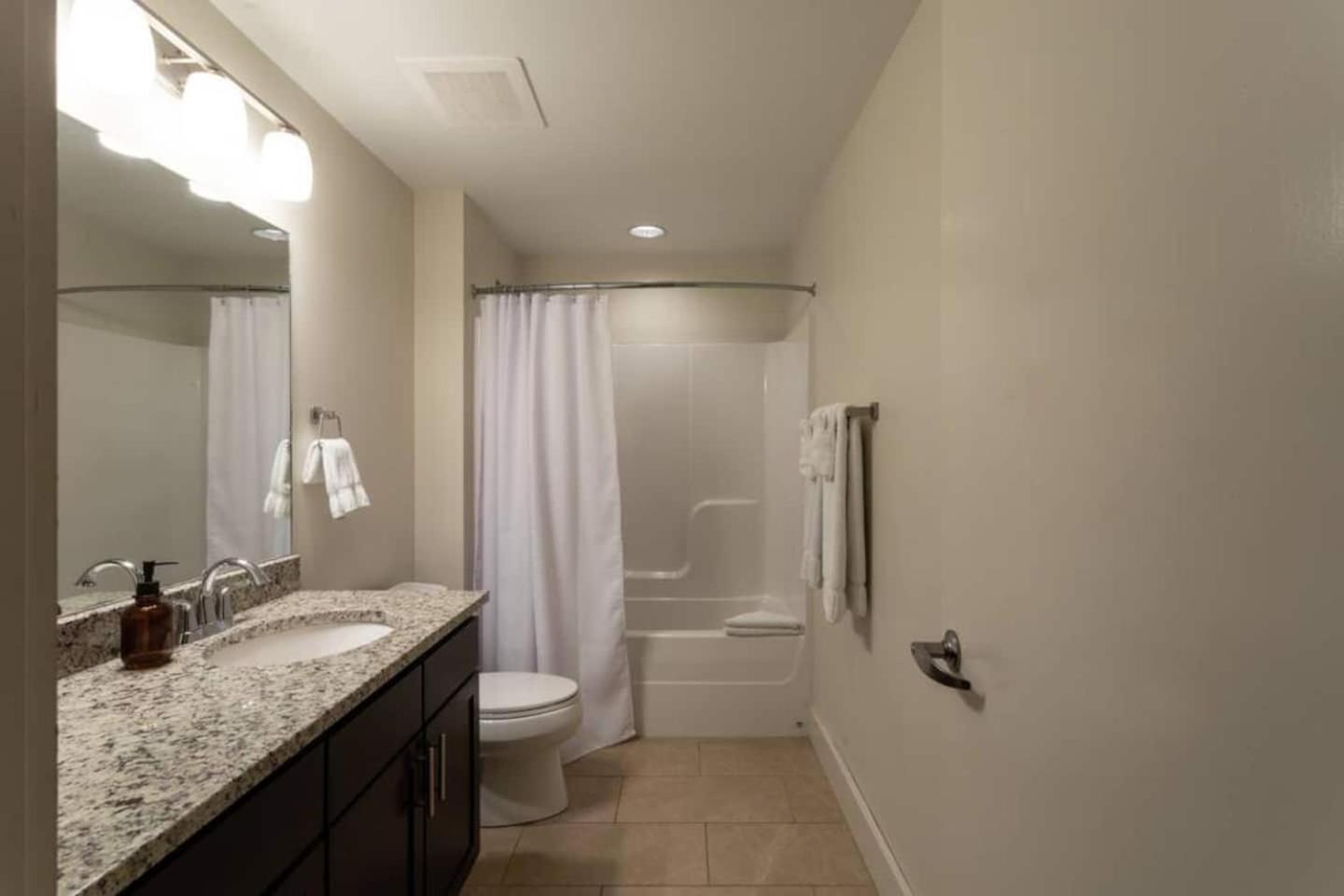 Aparthotel Heart Of 12 South, Near Downtown , Park Free - #6 4*