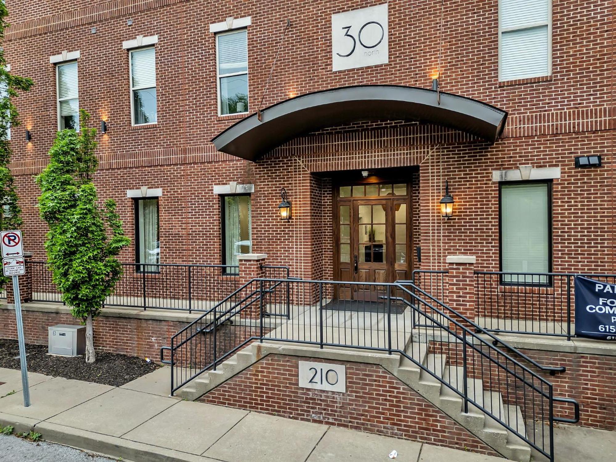 Holiday home Fabulous Nashvegas Loft Retreat Near Vandy Off West End Mins To Broadway *