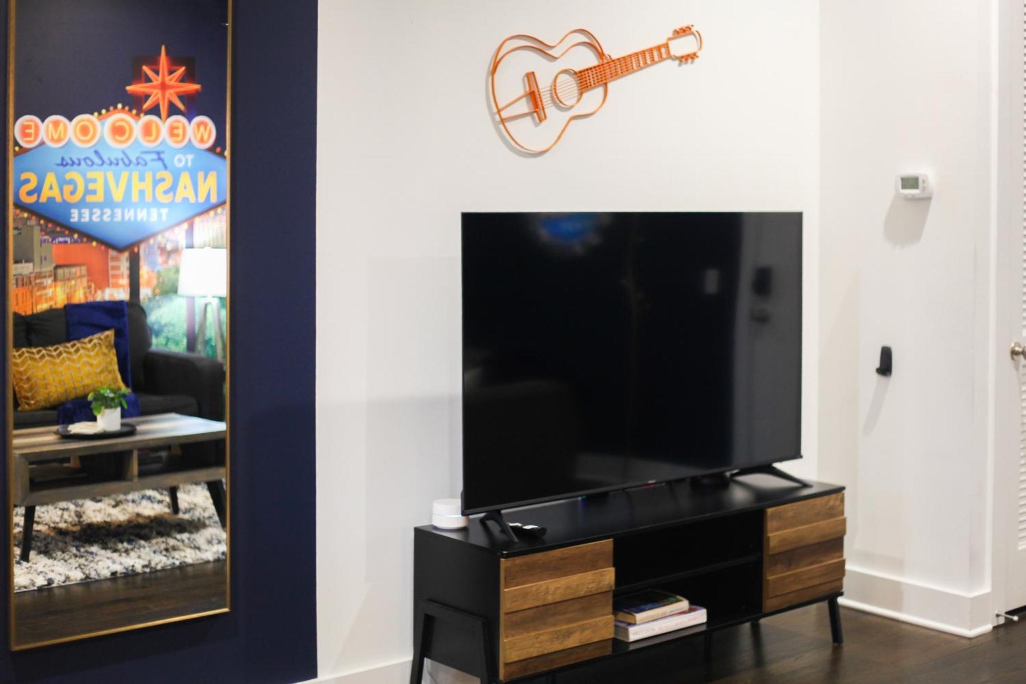 Fabulous Nashvegas Loft Retreat Near Vandy Off West End Mins To Broadway *