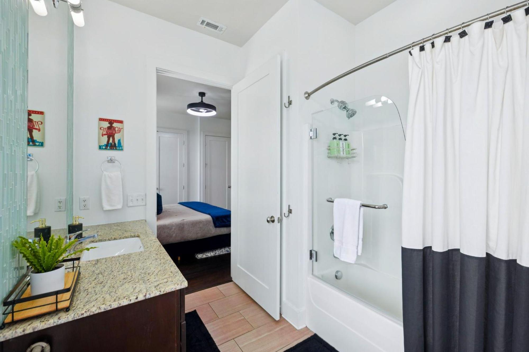 Fabulous Nashvegas Loft Retreat Near Vandy Off West End Mins To Broadway *