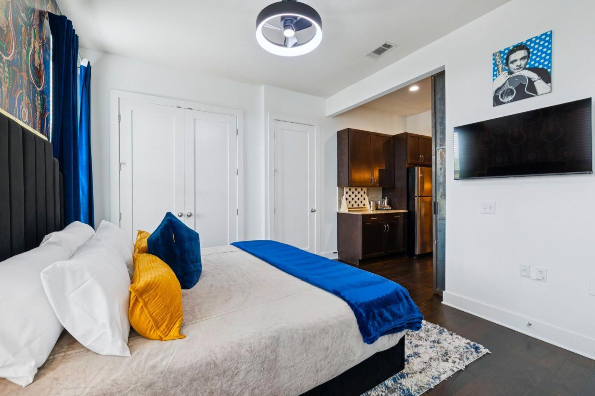 Fabulous Nashvegas Loft Retreat Near Vandy Off West End Mins To Broadway Holiday home *