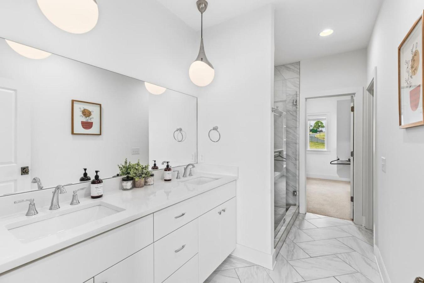 Two Adjacent Homes By 12 South And Belmont That Sleeps 24 Holiday home *