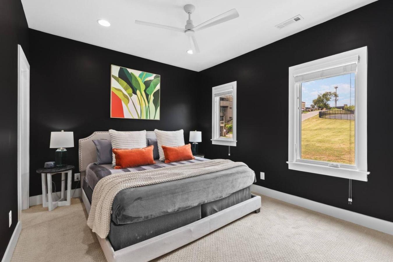 Holiday home Two Adjacent Homes By 12 South And Belmont That Sleeps 24 *