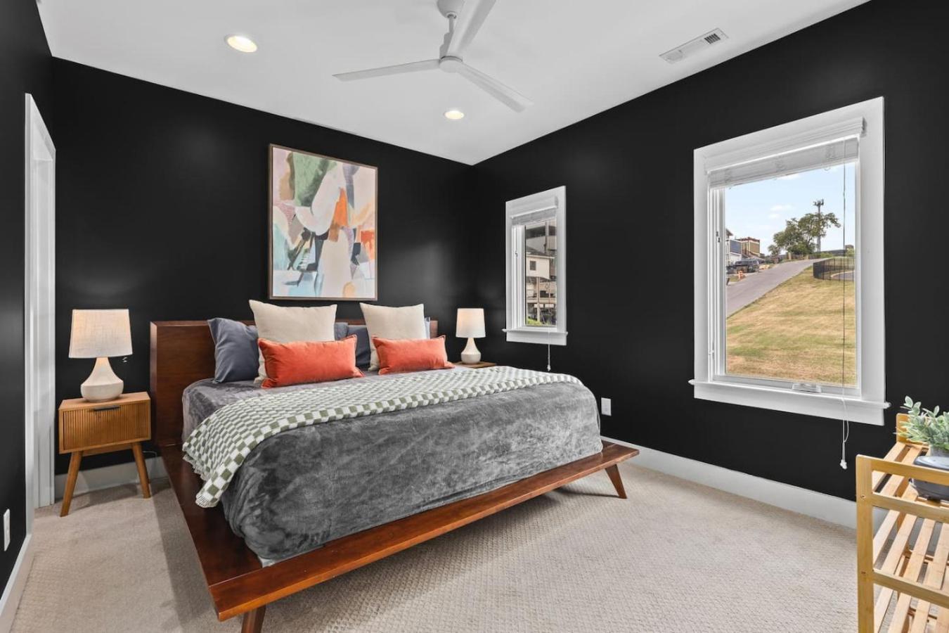 Two Adjacent Homes By 12 South And Belmont That Sleeps 24