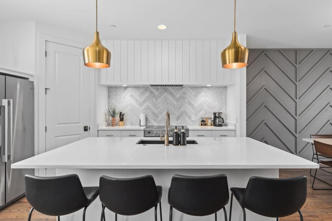 Holiday home Two Adjacent Homes By 12 South And Belmont That Sleeps 24 *