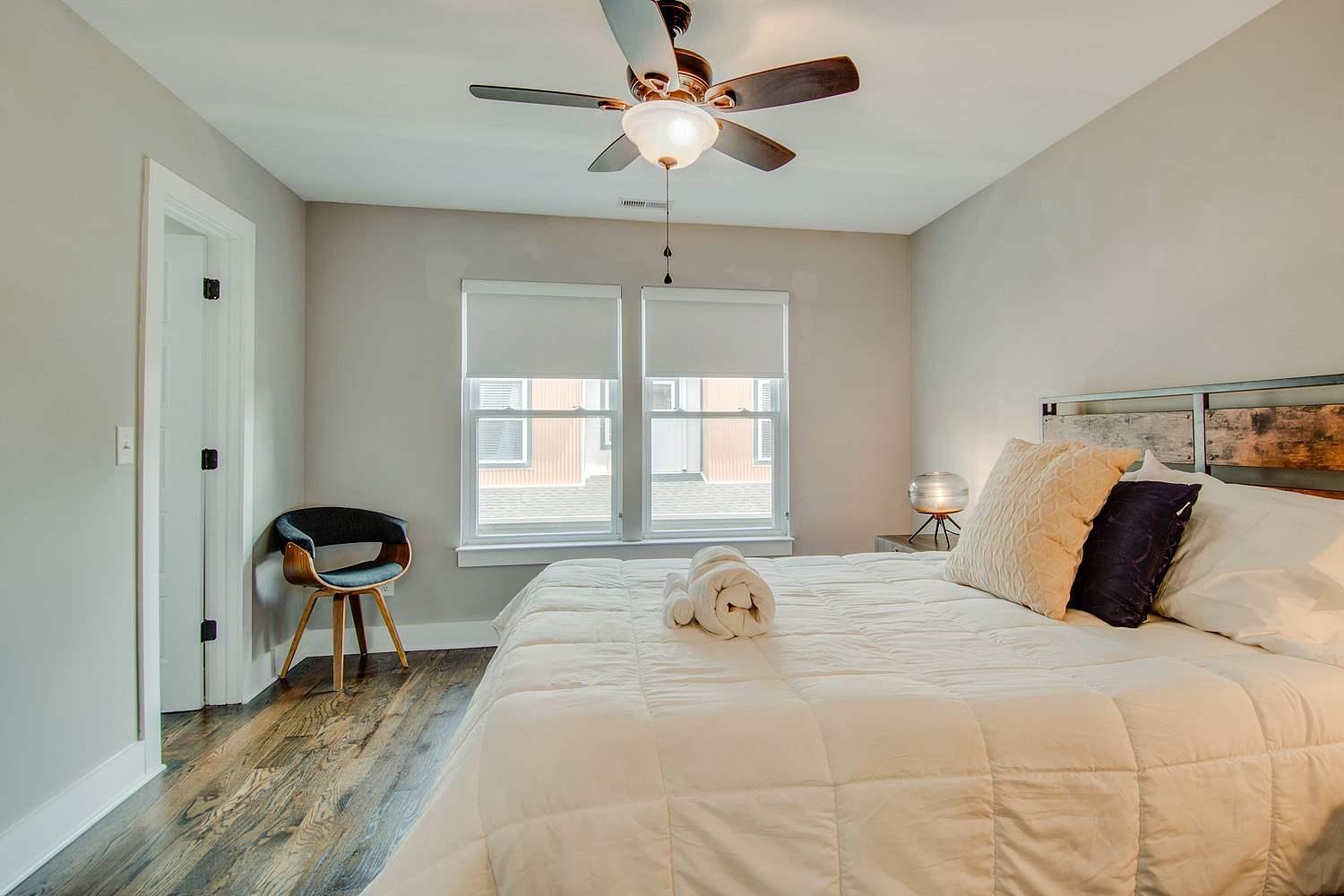 Side By Side Townhomes In East Holiday home *