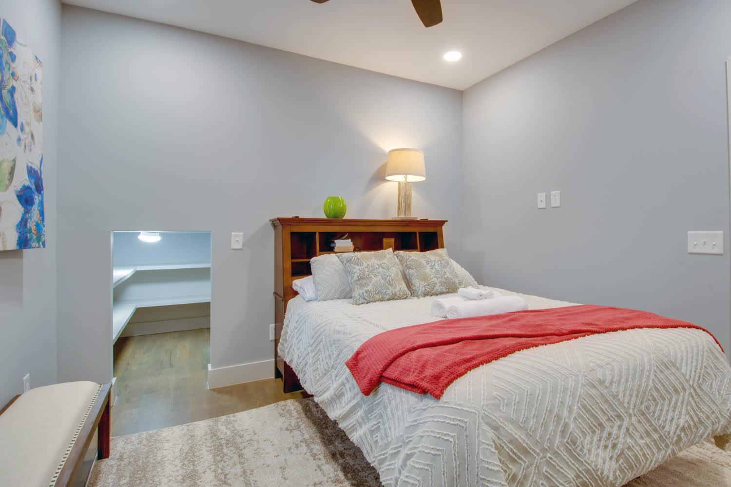 Dual - 1 Mile From Dt Nash & Farmers Market Holiday home Nashville