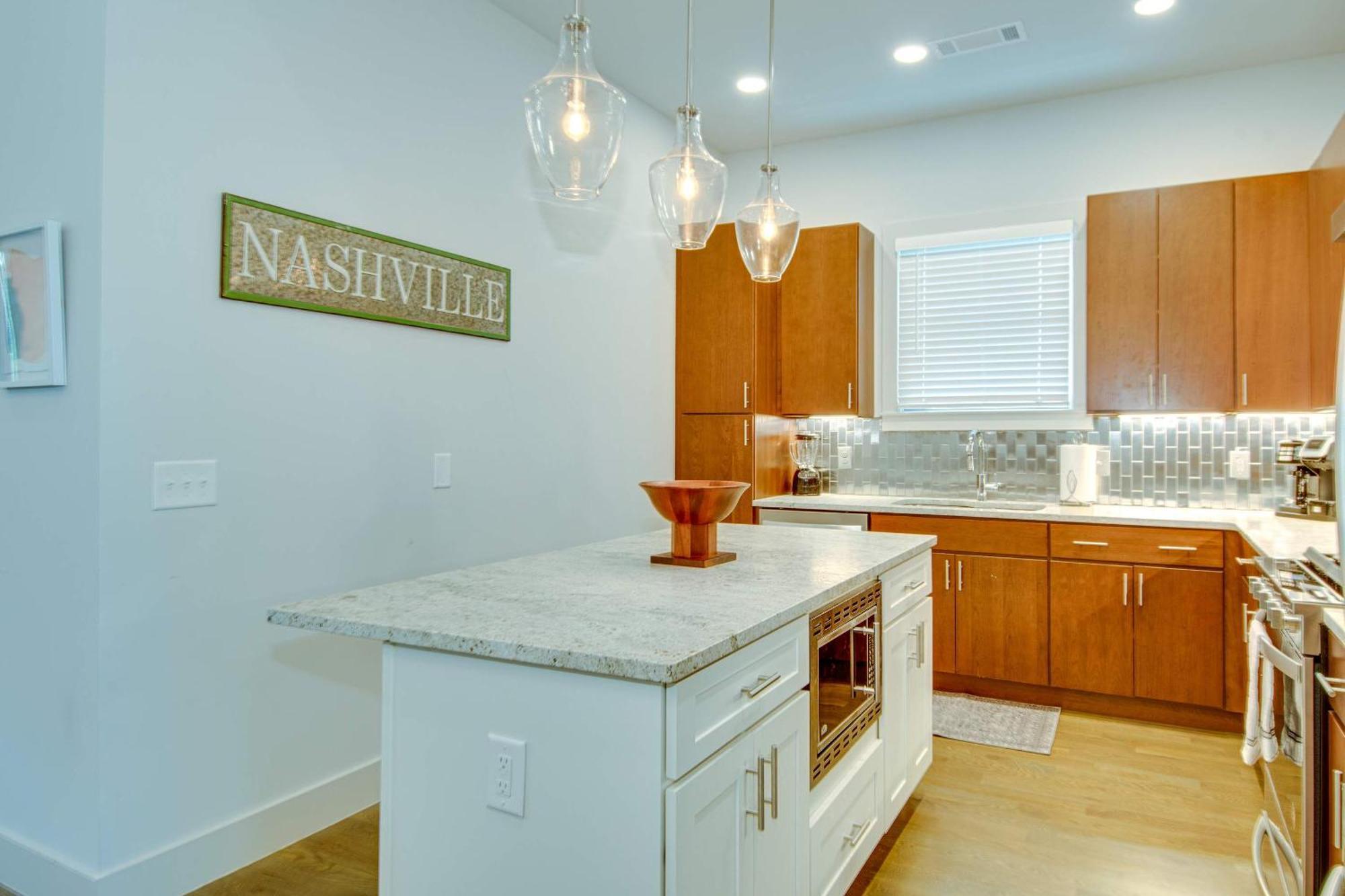 Dual - 1 Mile From Dt Nash & Farmers Market Holiday home *