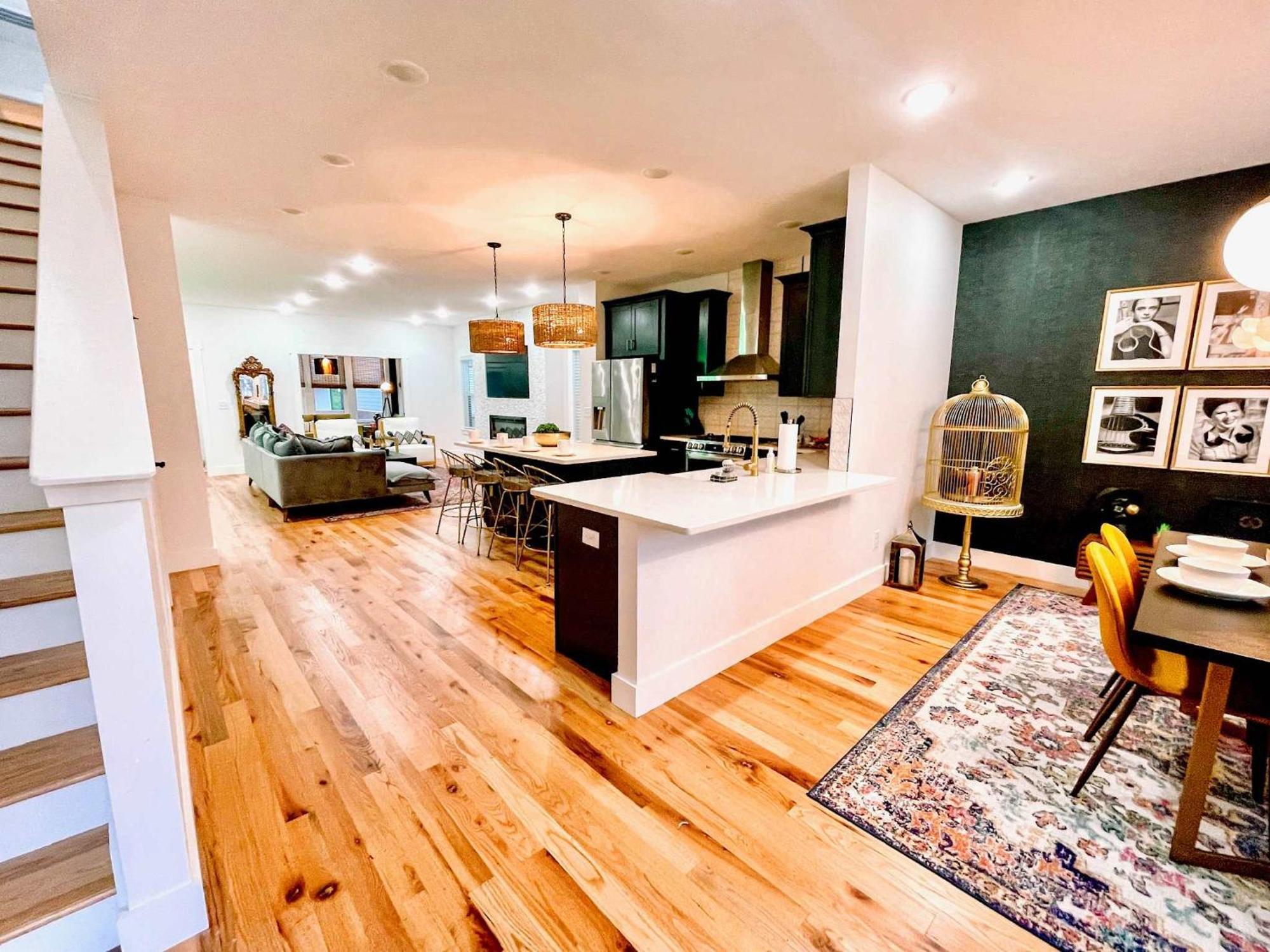 Holiday home Glamorous 3 Bdr In East - Pet Friendly *